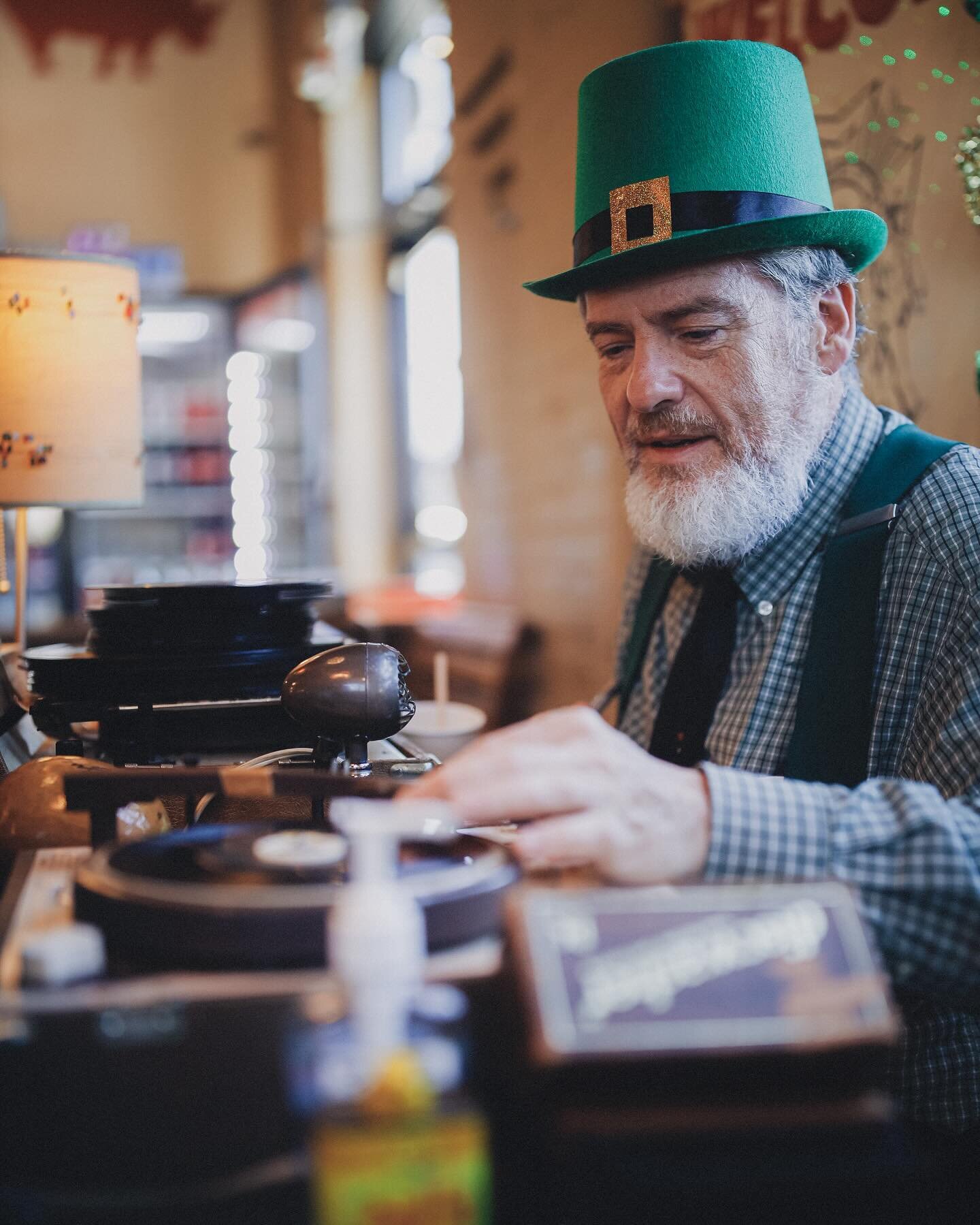 Yesterday I got a sandwich with @chrisashworthh and ended up talking to the DJ that was spinning 100yr old records at Rhino Market. Dirk Allman, aka DJ Nostalgia, is frequently at Rhino Market spinning records and does all sorts of events around the 