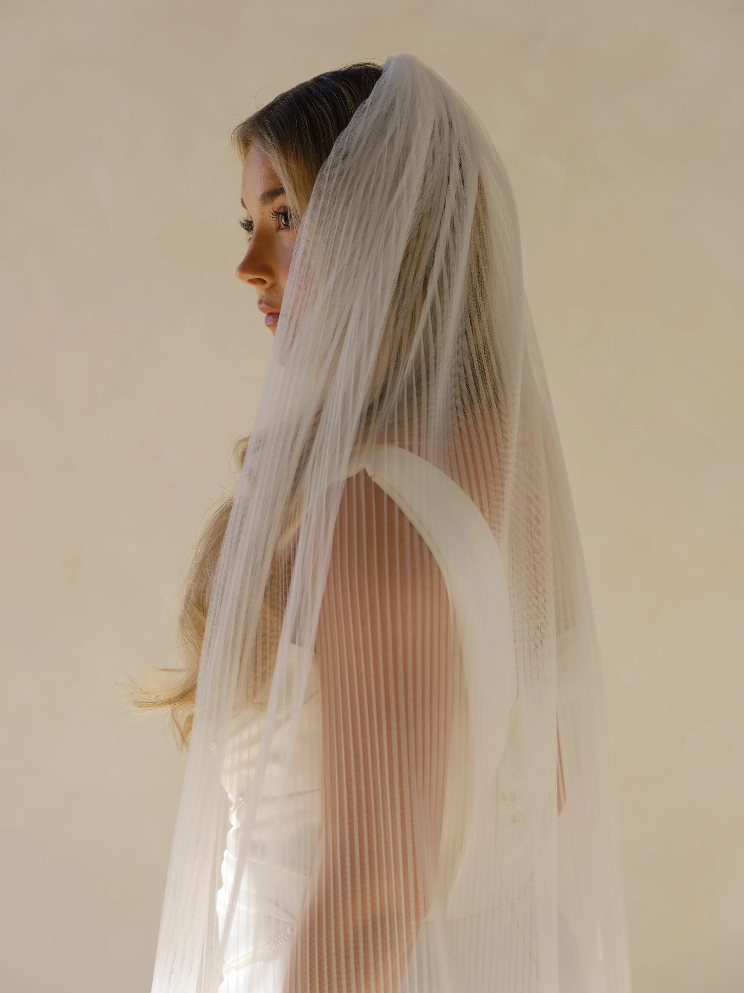 Gathered Tully Veil – Ethically Made Pleated Tulle Bridal Veil