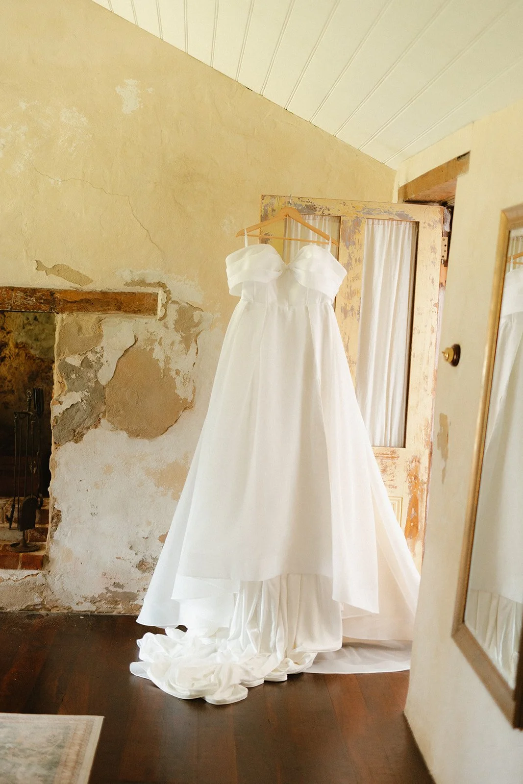 Danilelle's beautiful wedding dress

Taylah Jayde Photography 