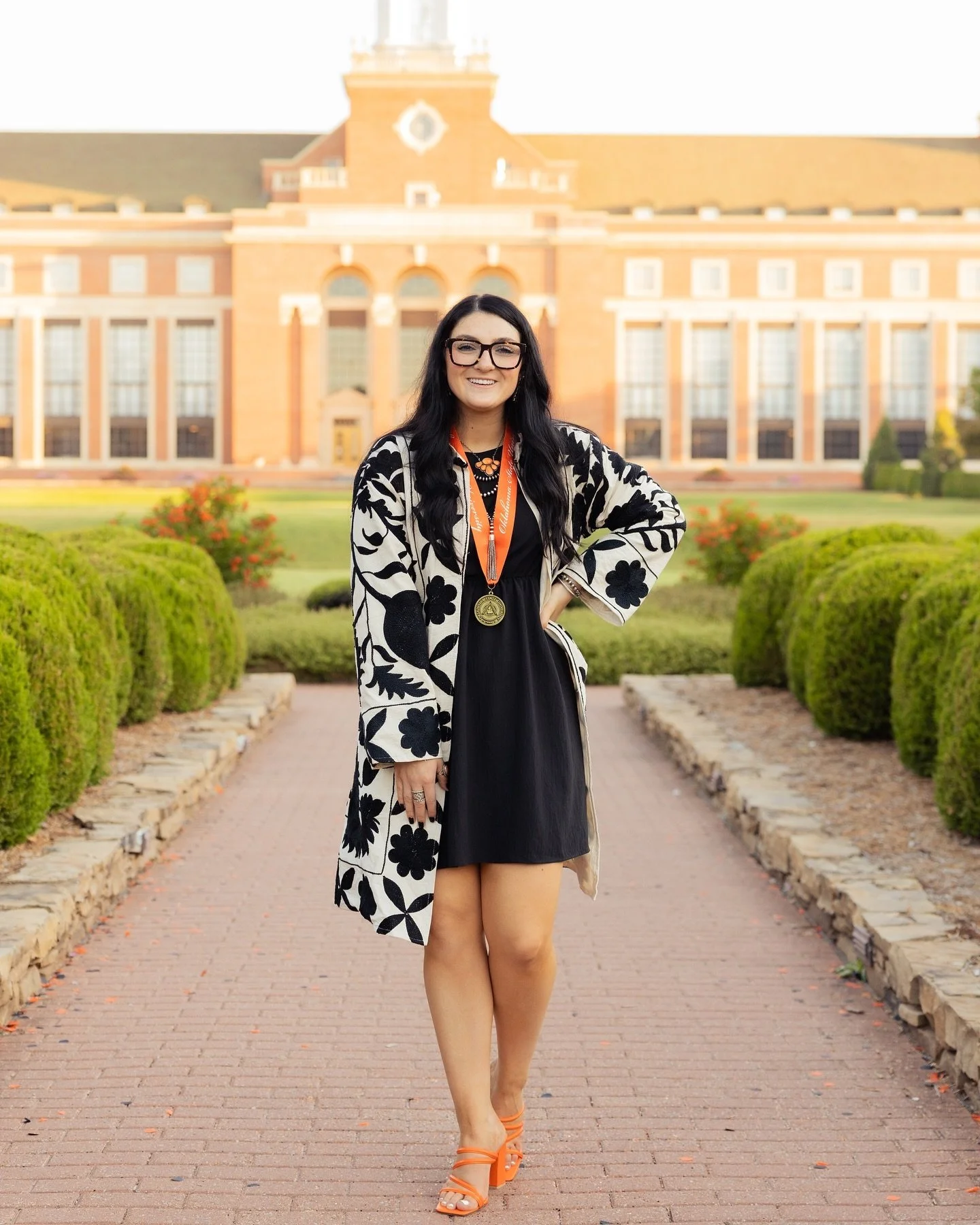 Senior Sunday means I get to show off this gorgeous girl in her Make It Snappy Tan 🫶🏼✨

#spraytan #spraytanstillwaterok #stillwaterok #okc  #mobilespraytans