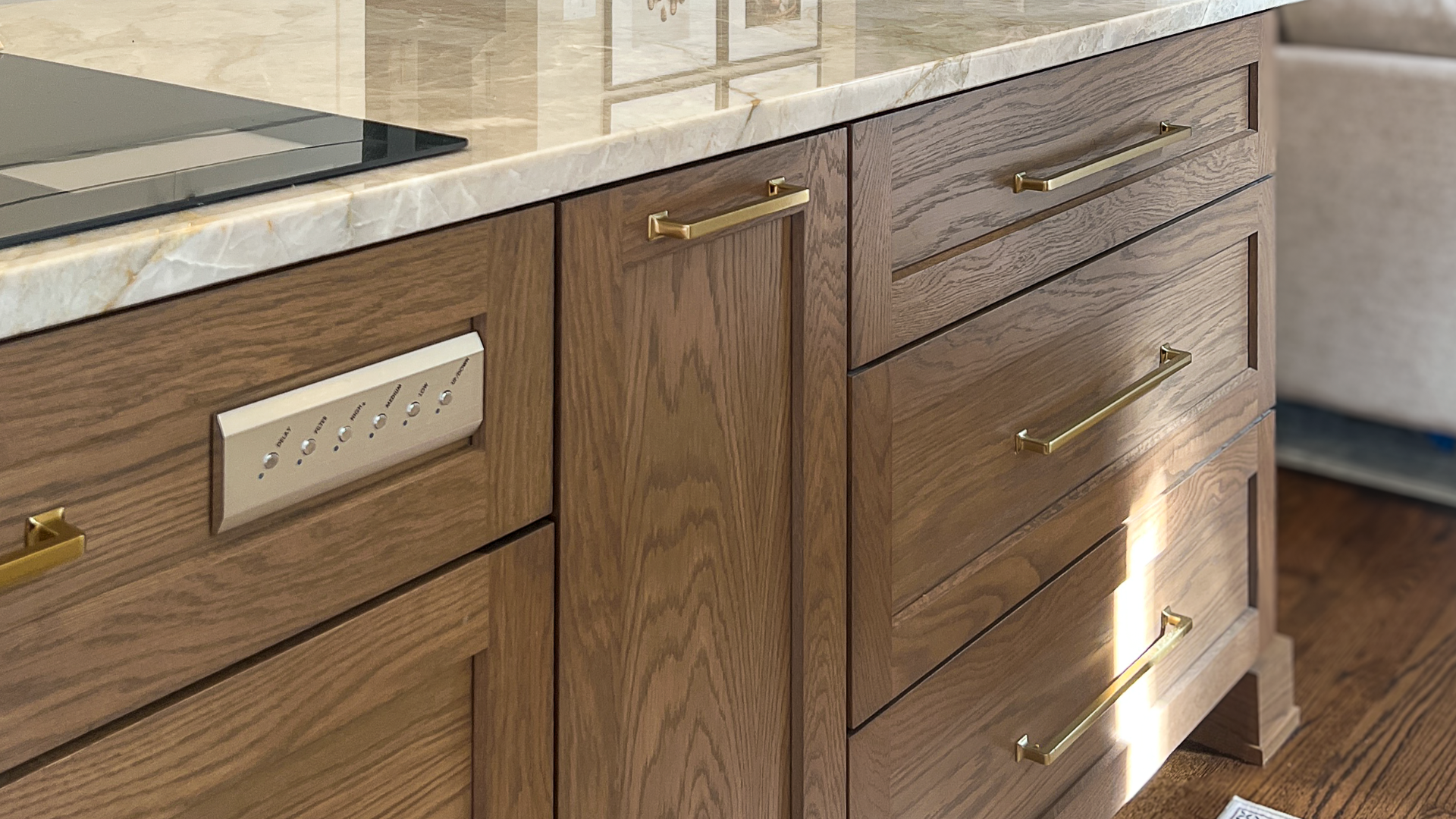 Duncan in Arctic & Custom Stain