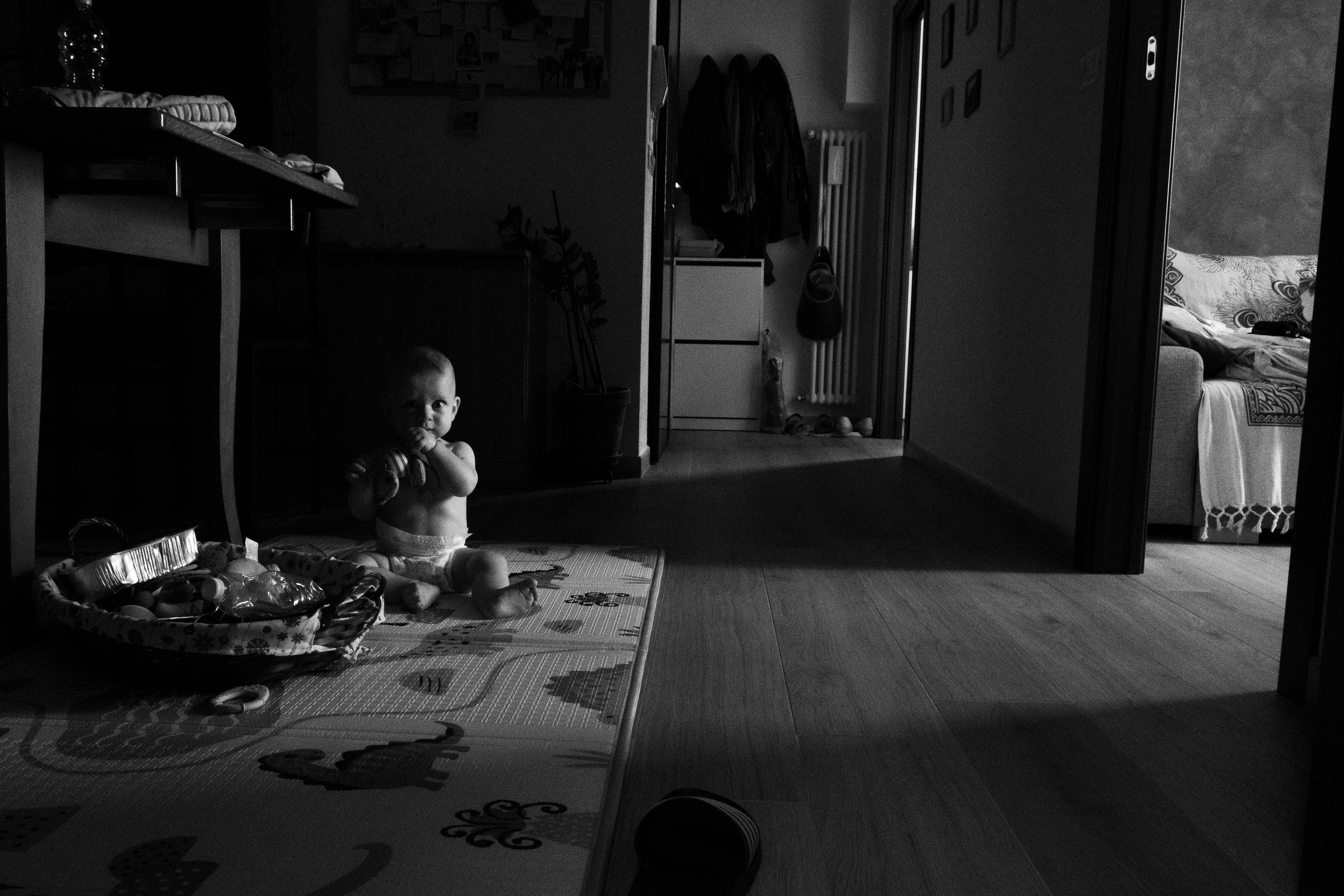 bambino casa bologna fotografia documentaria