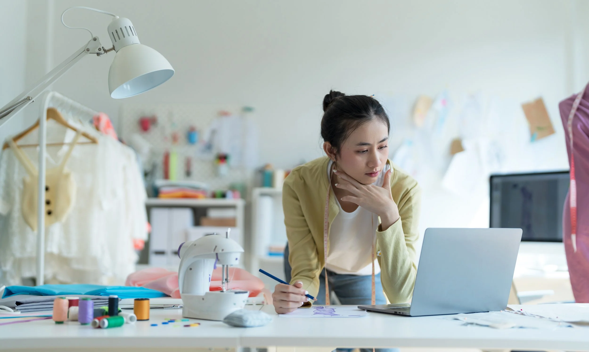 Maker and service-based business owner focused on her craft while a virtual assistant handles the backend admin.