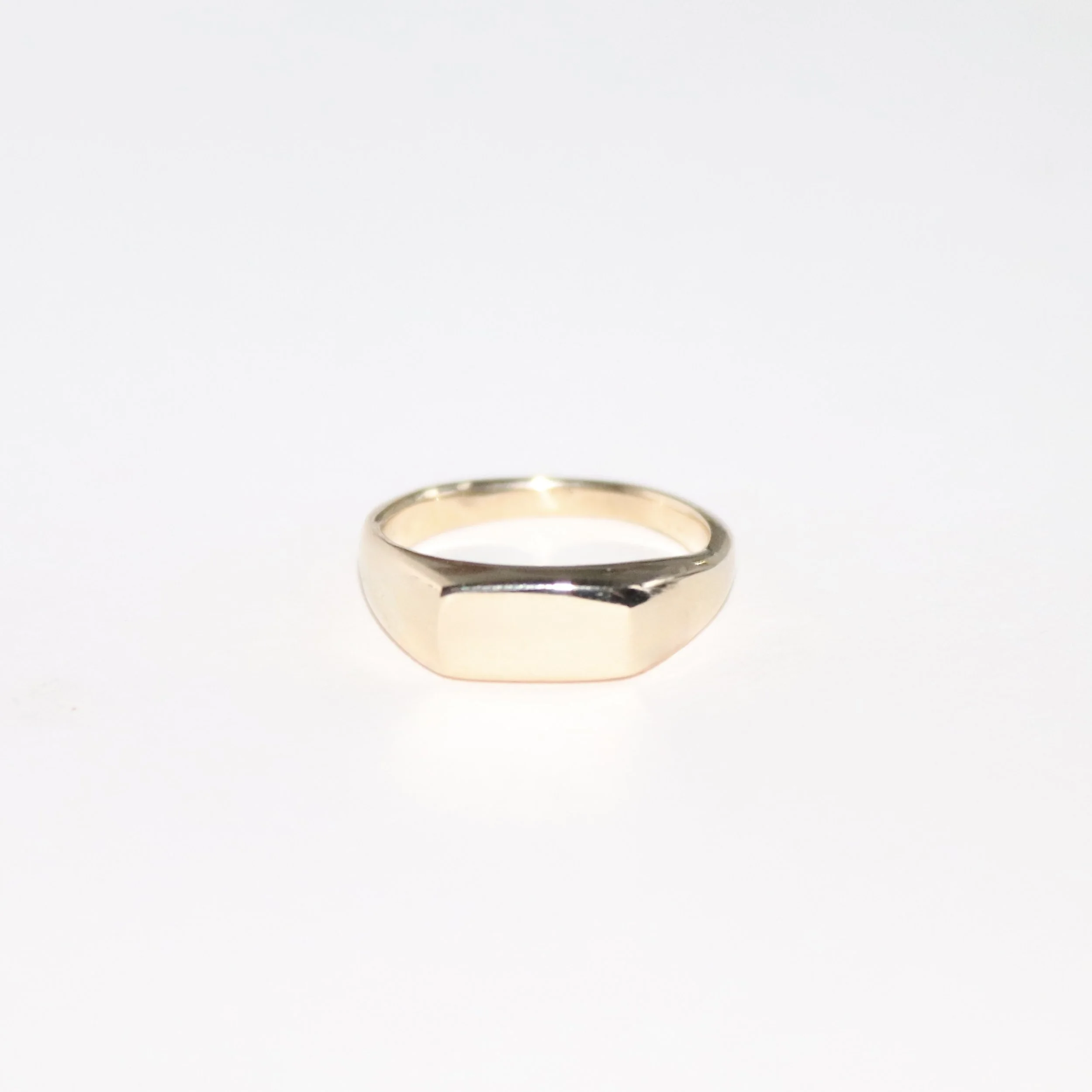 9ct gold signet ring.jpg