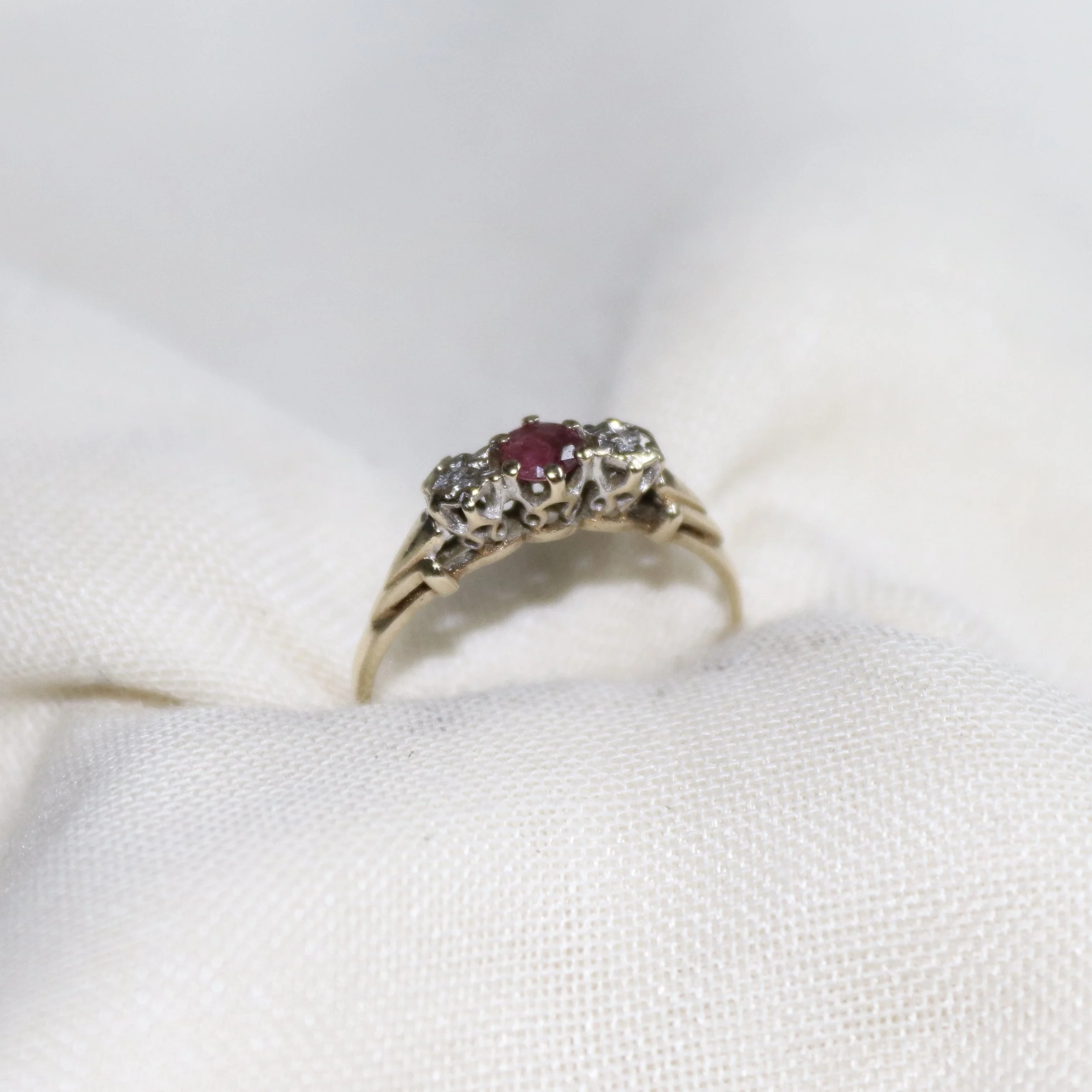 9ct gold vintage ruby ring.jpg