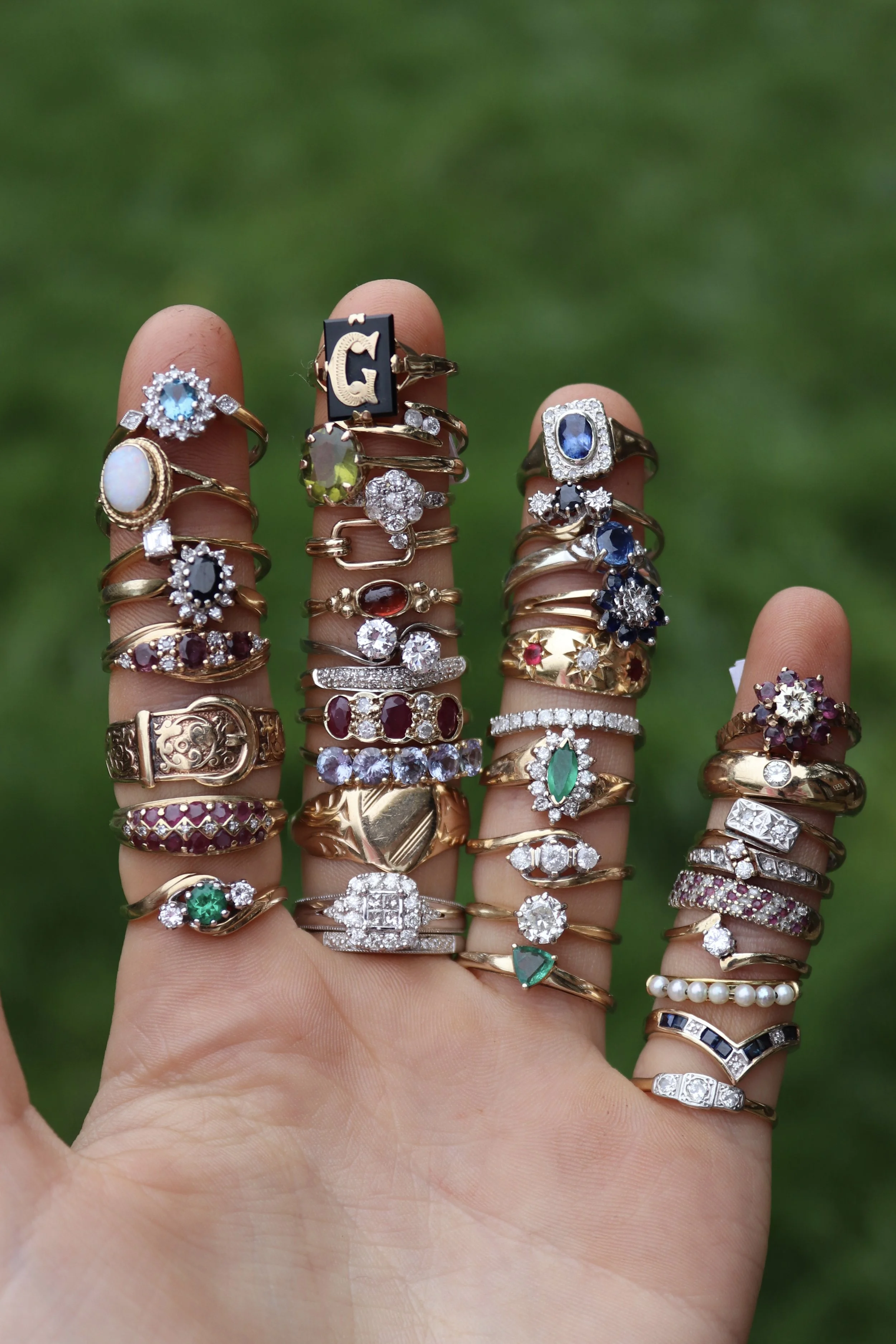 Vintage Jewellery: The Stories, History & Meaning Behind Every Piece