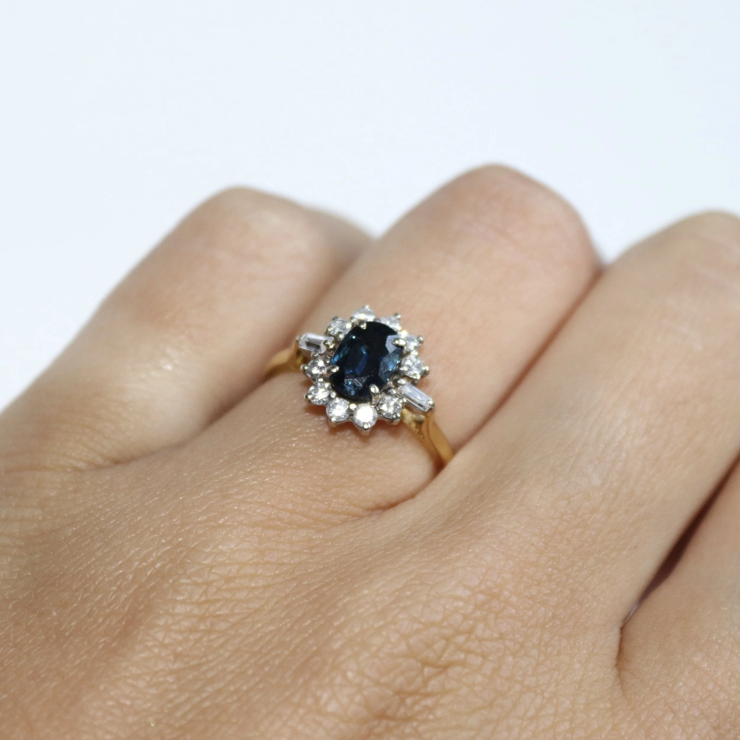18ct gold cluster engagement ring.jpg