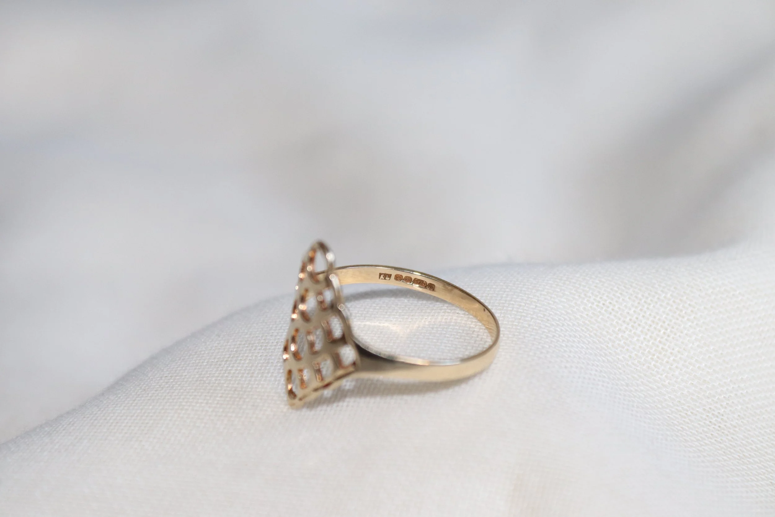 9ct patterned ring.JPG