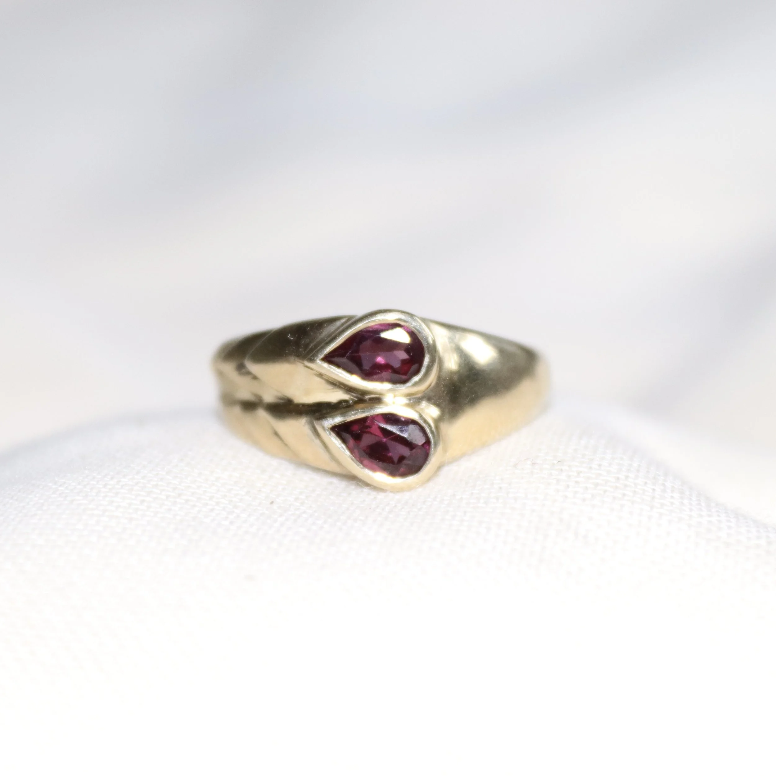 9ct Yellow Gold Rhodalite Garnet Ring