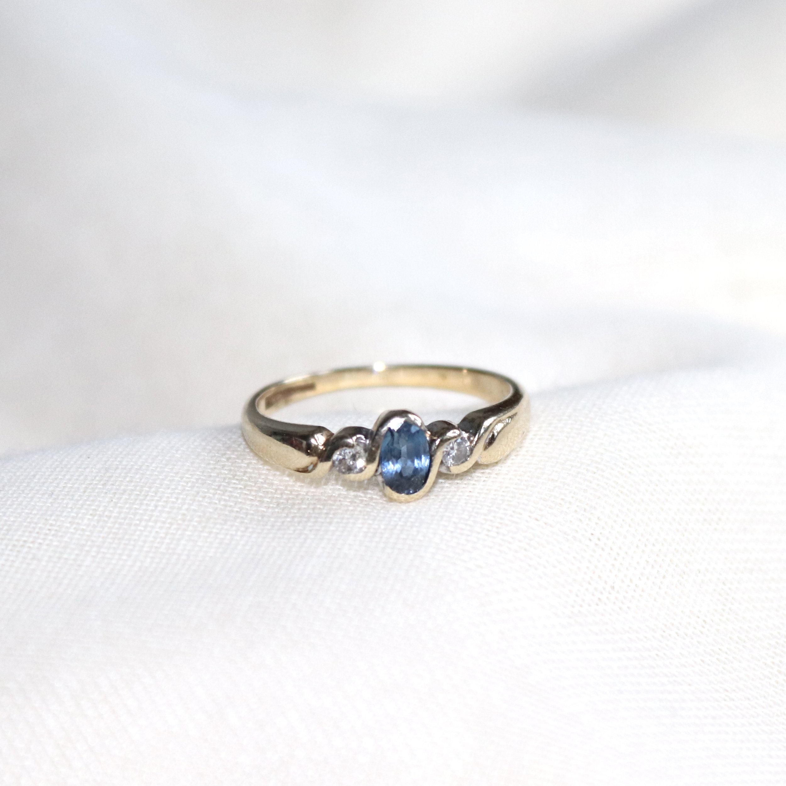 9ct yellow sapphire ring.jpg