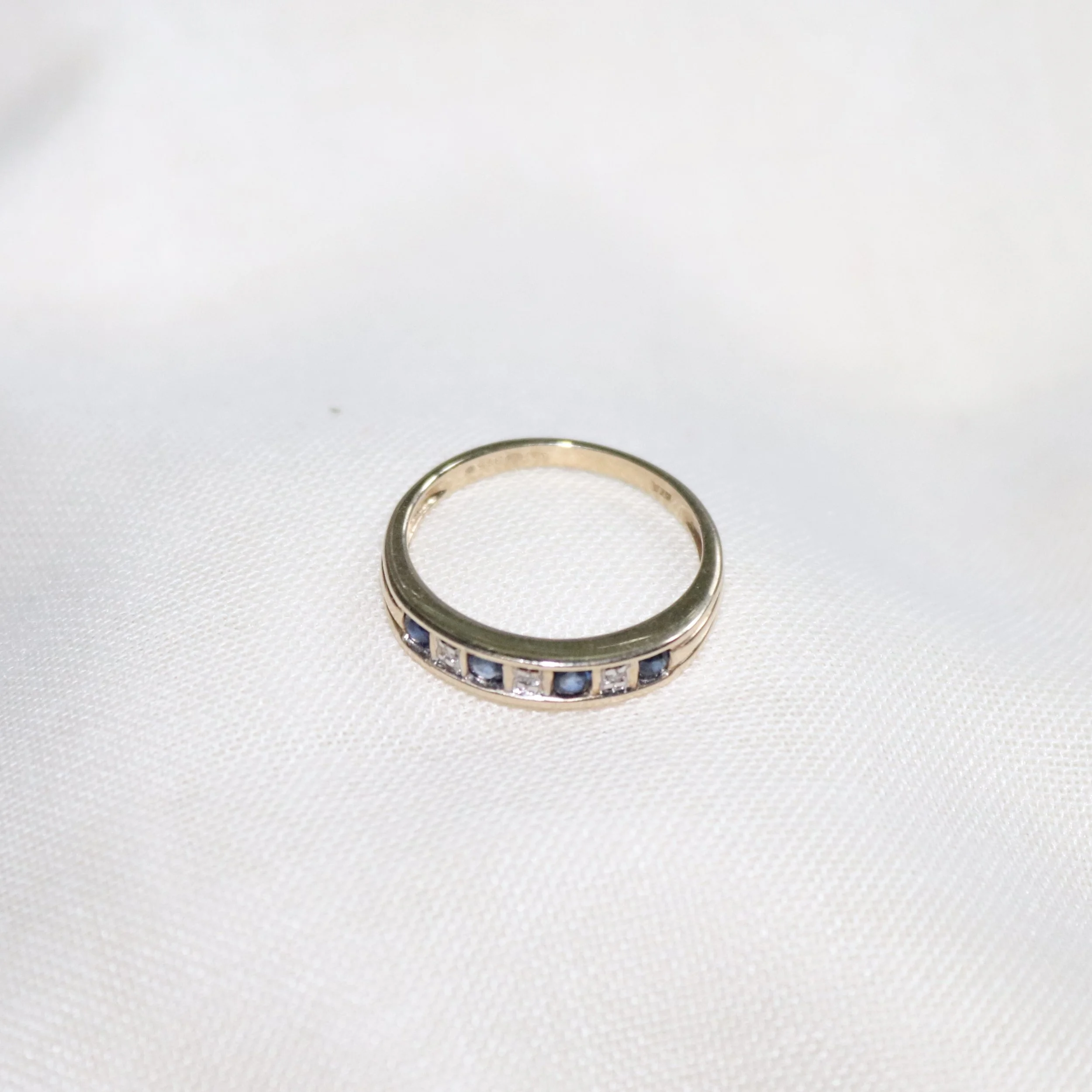 band ring sapPHIRES.jpg
