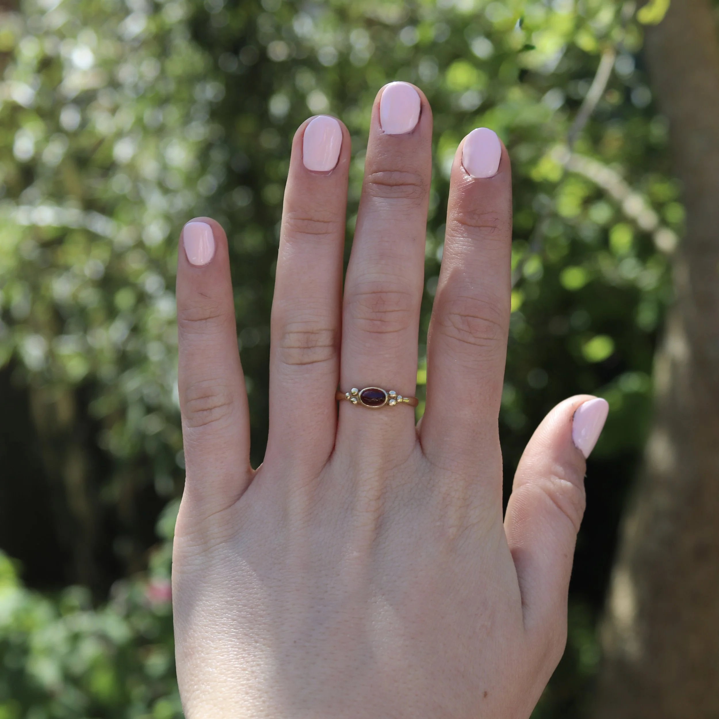 9ct gold cabachon garnet ring.jpg