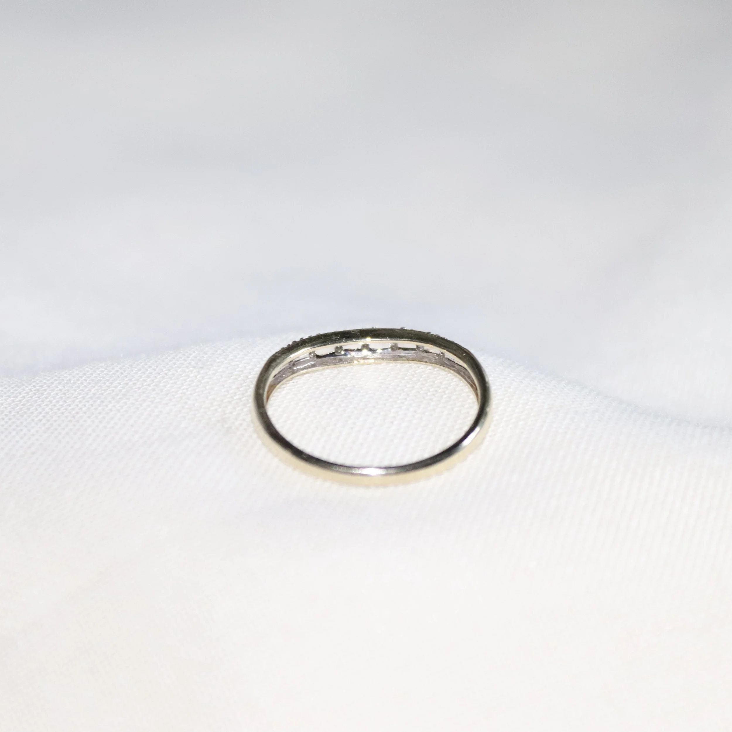 diamond curved vintage ring.jpg