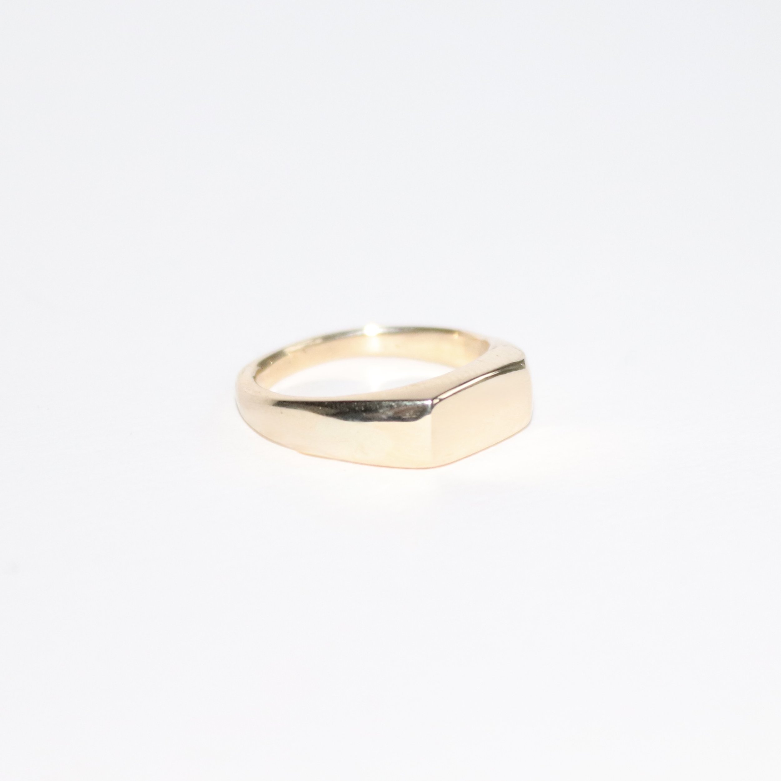 9ct baguette signet ring.jpg