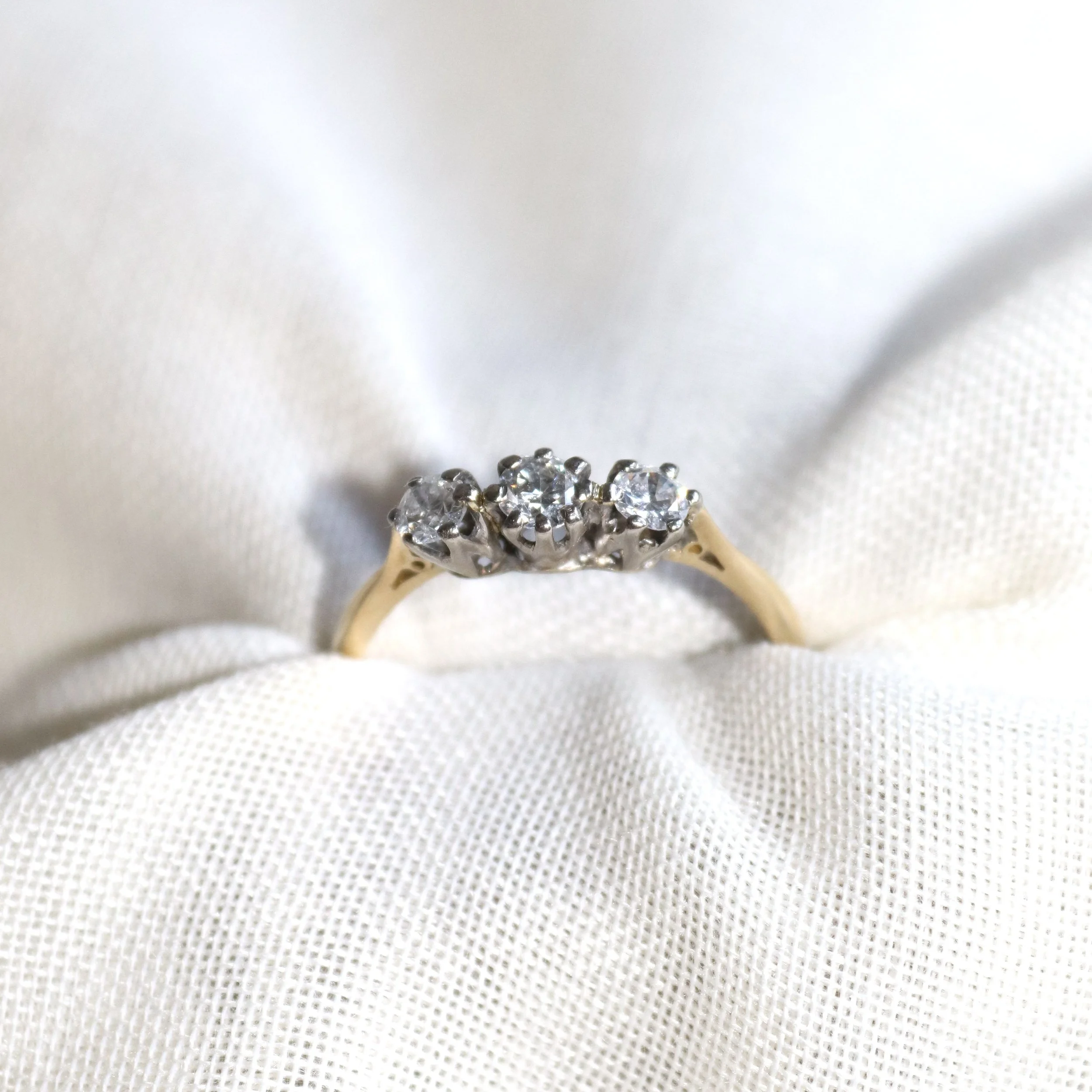 18ct gold trilogy ring.jpg