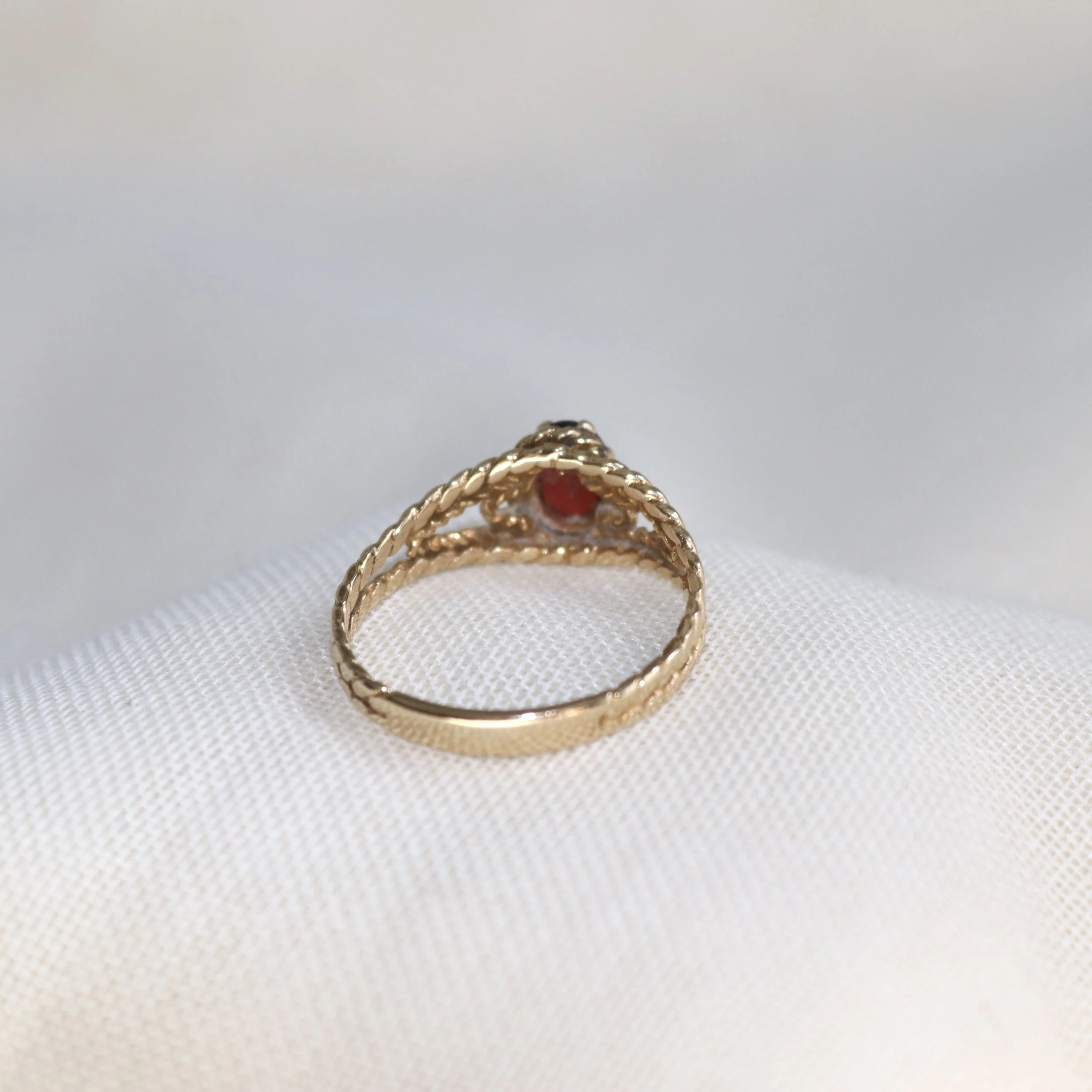 9ct gold garnet pinky ring.jpg