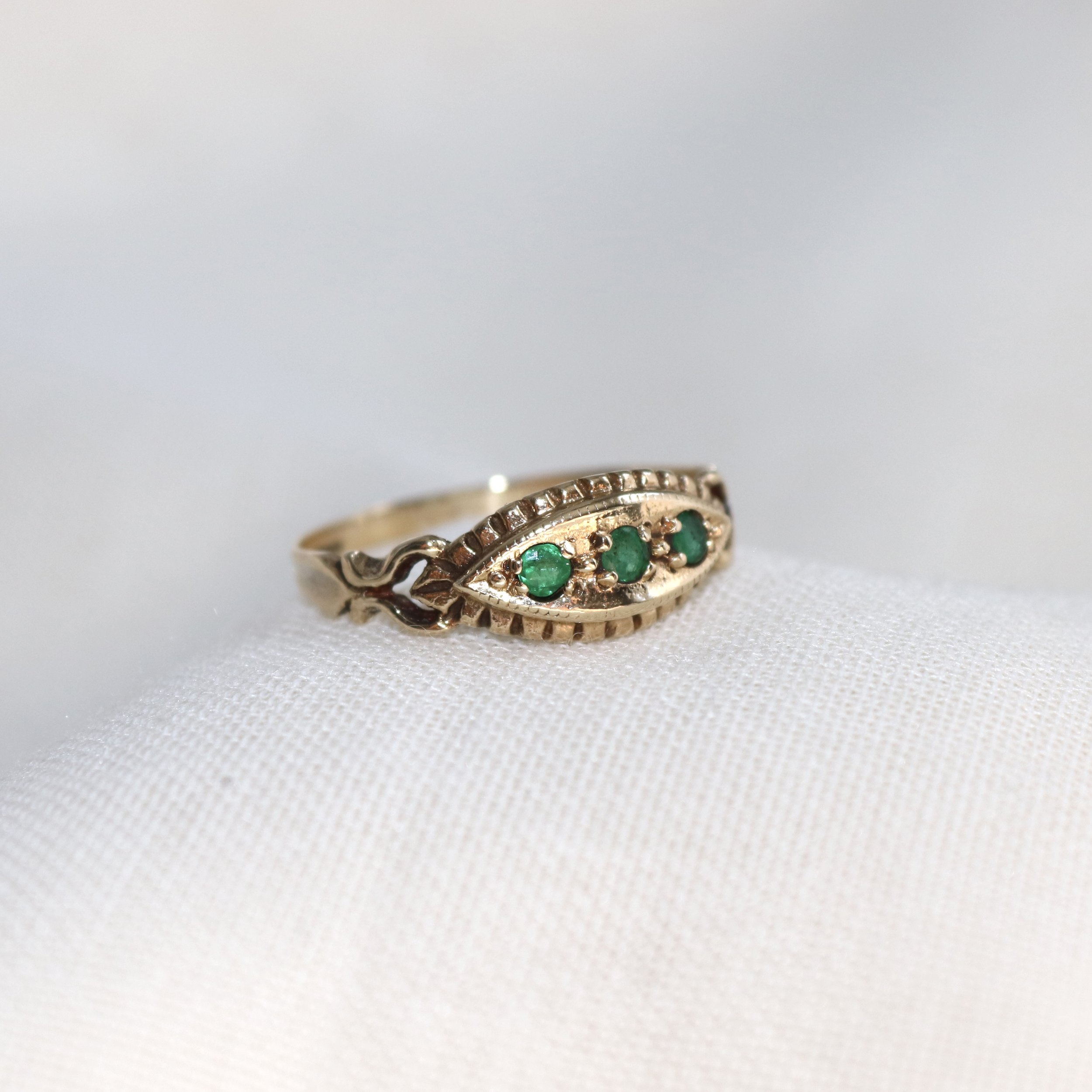 9ct emerald boat ring.jpg