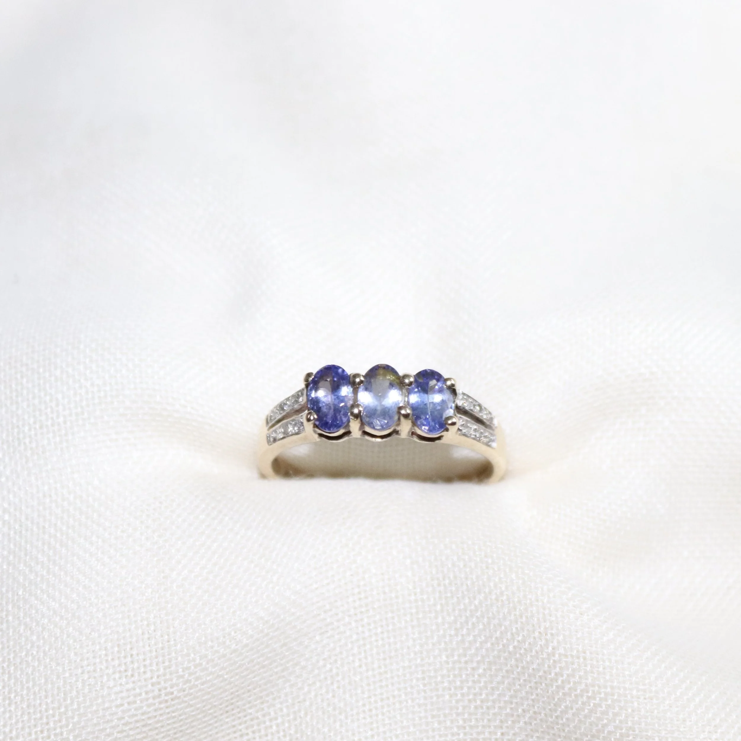 oval tanzanite ring.jpg
