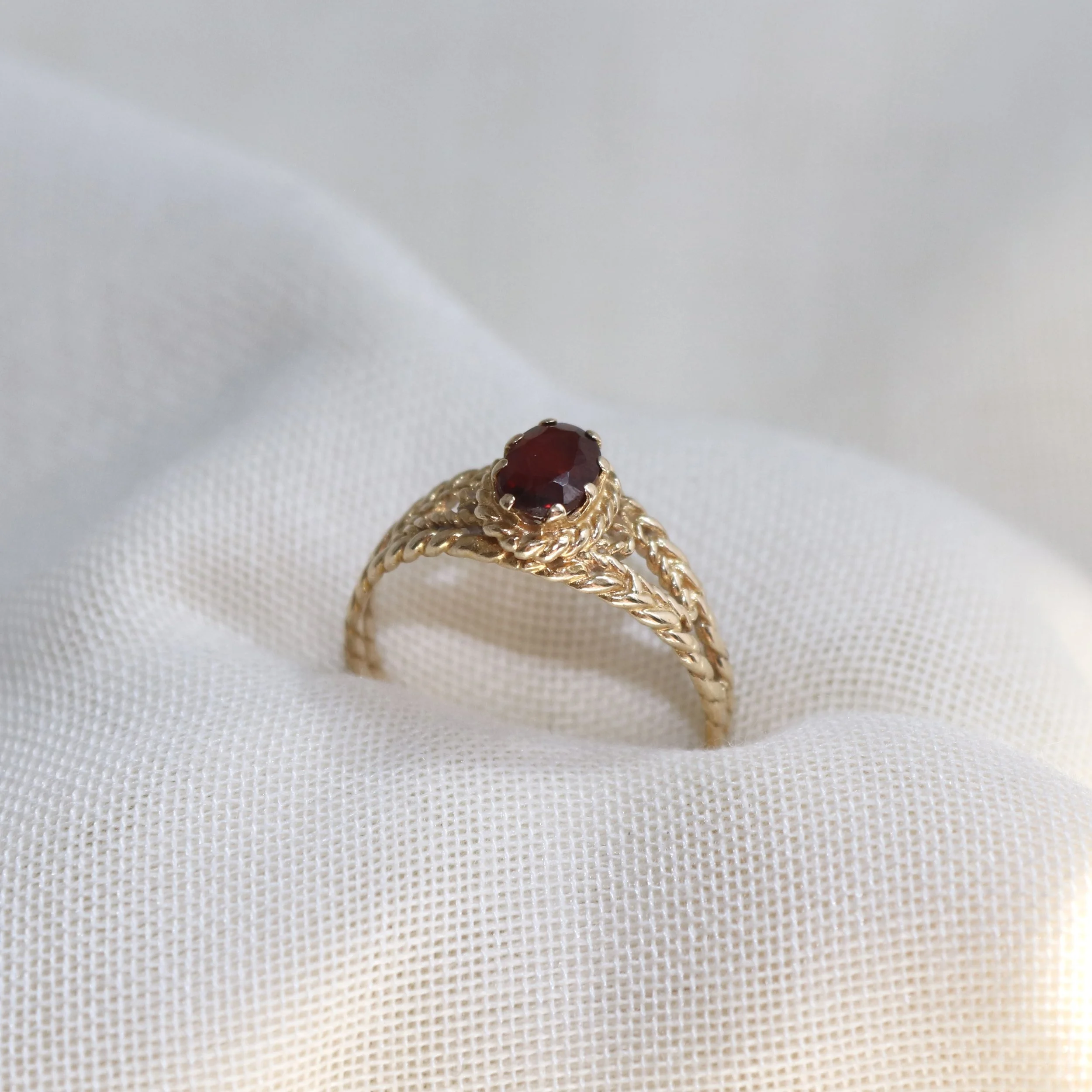9ct yellow gold vintage pinky ring.jpg