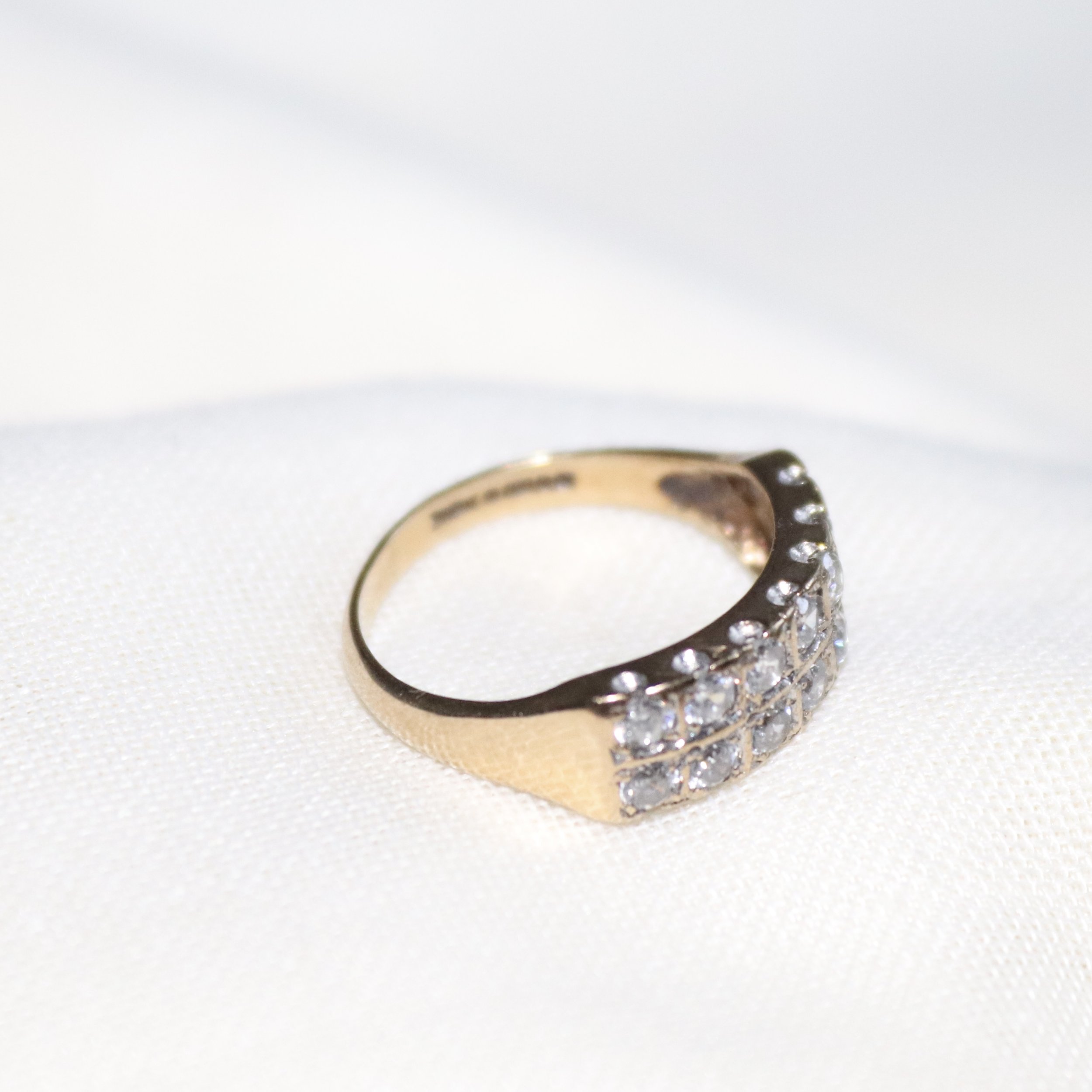 9ct gold cz row ring.jpg