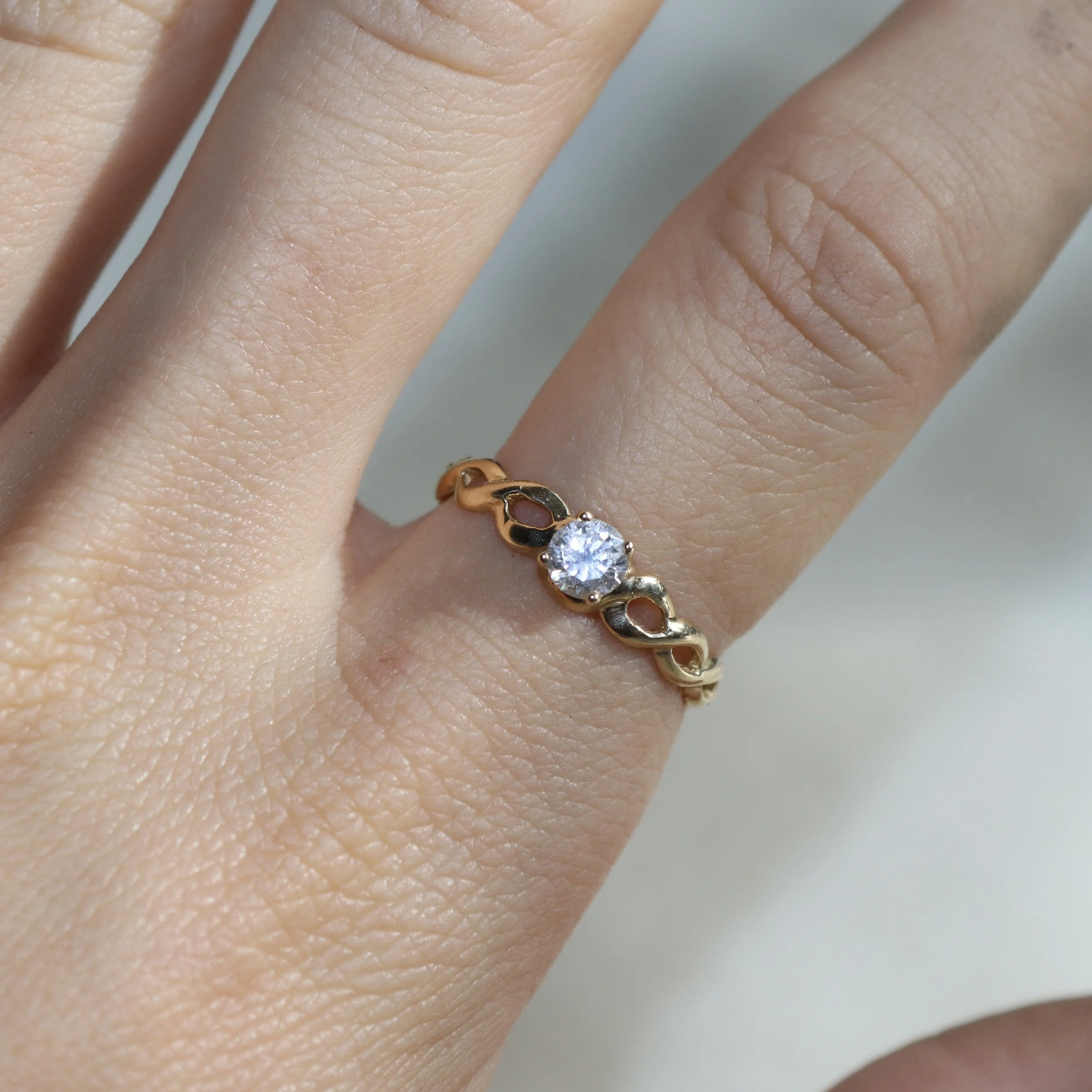 9ct woven ring.jpg