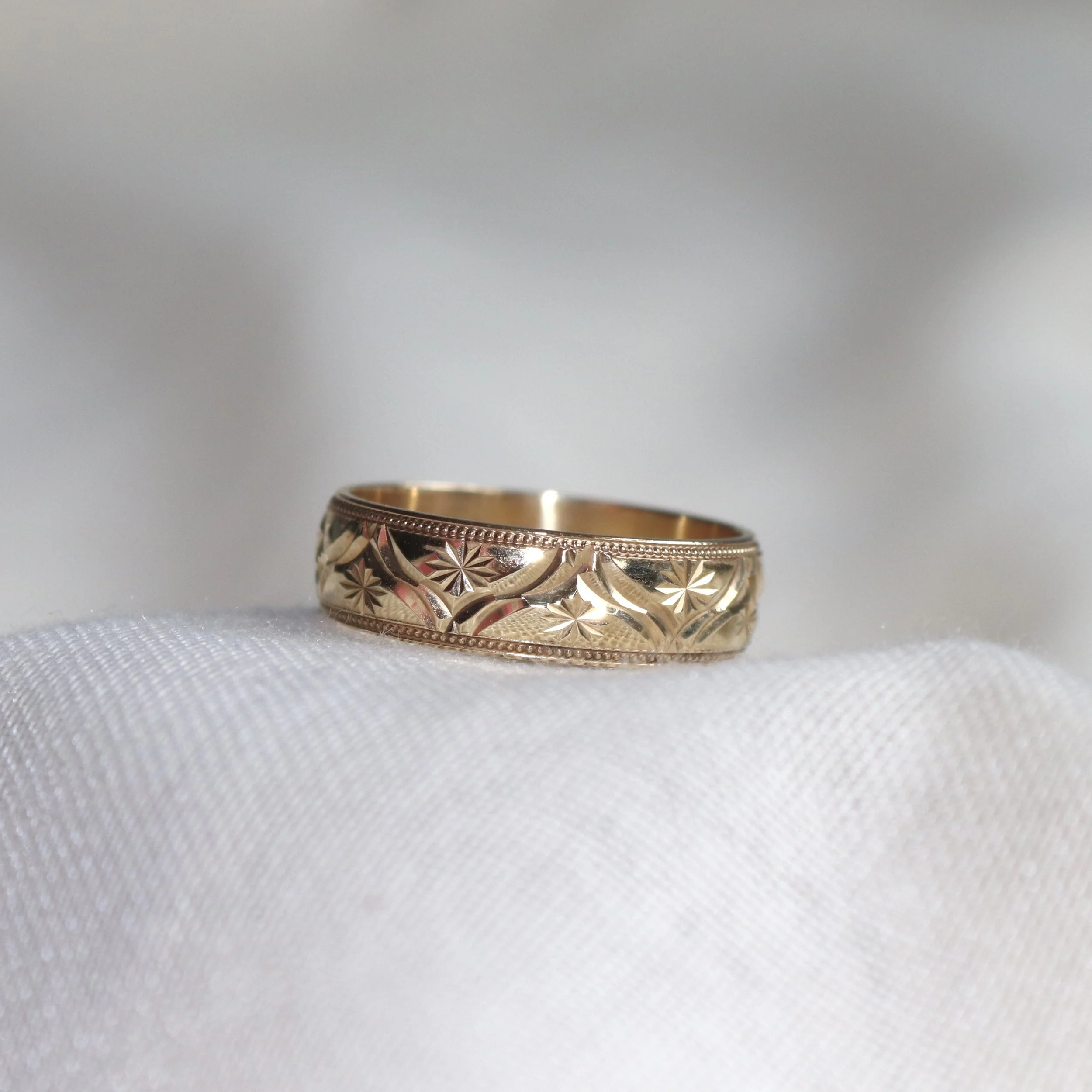 9ct Yellow Gold Patterned Ornate Wedding Band