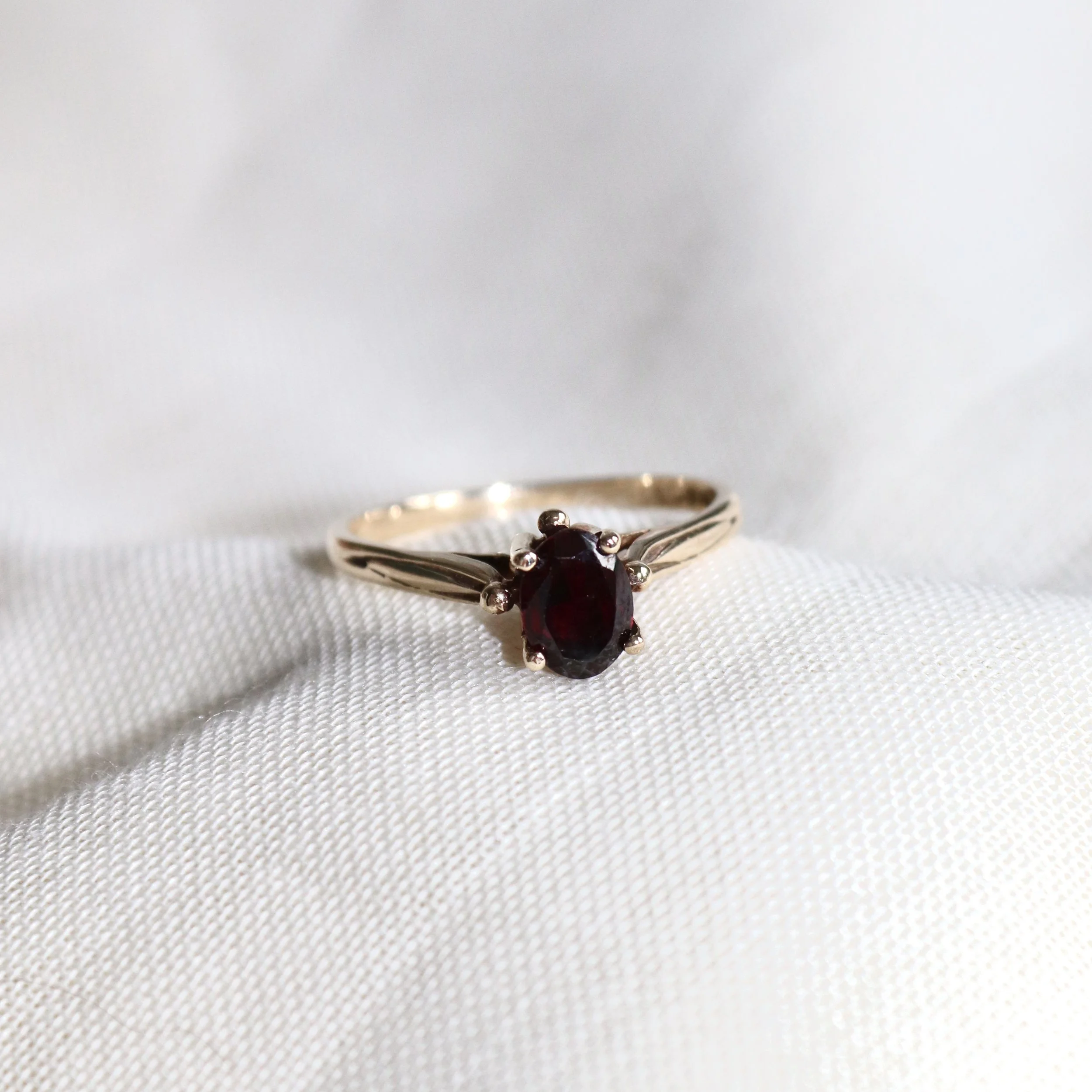 9ct gold garnet ring.jpg