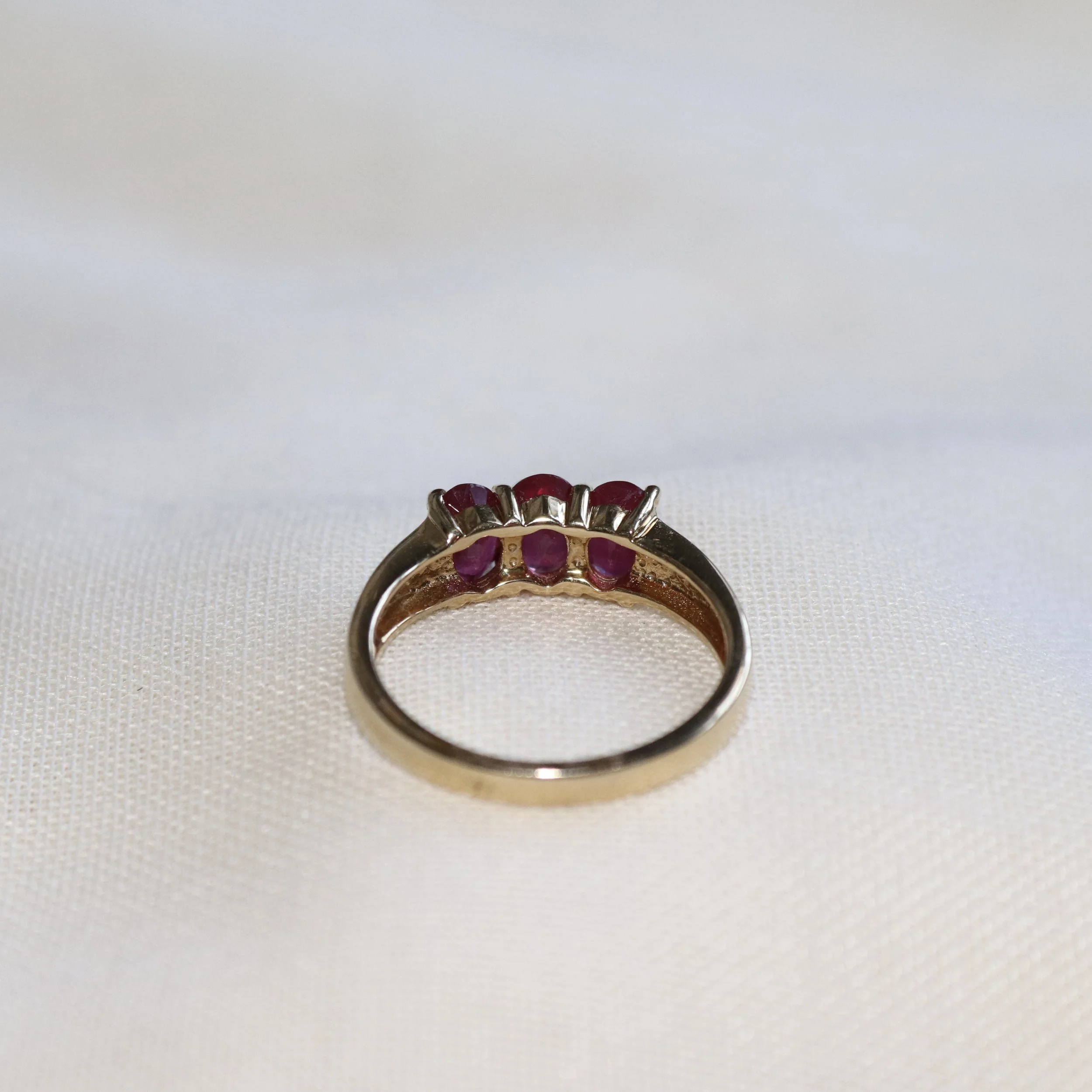 ruby vintage ring 9ct.jpg