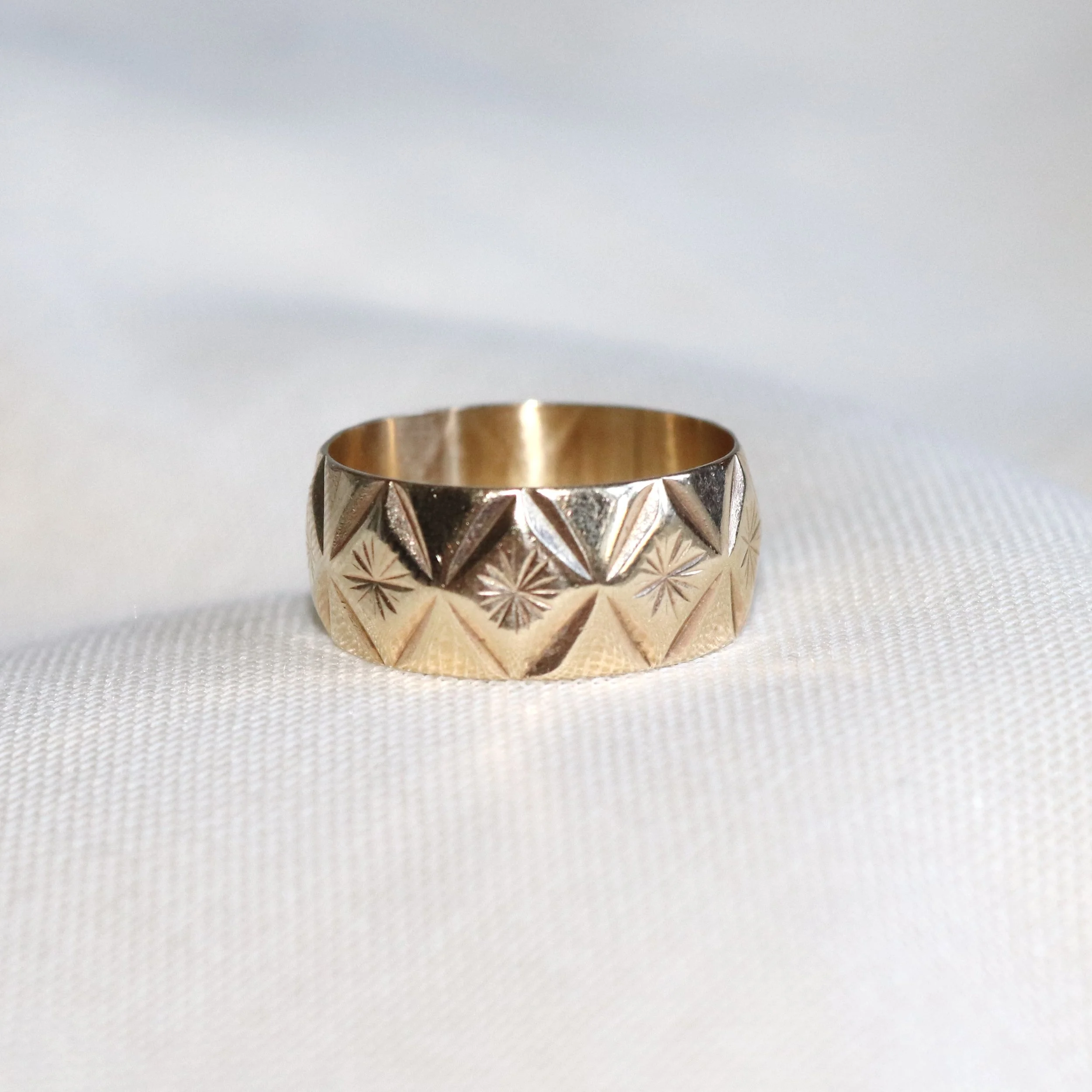 9ct gold wide band.jpg