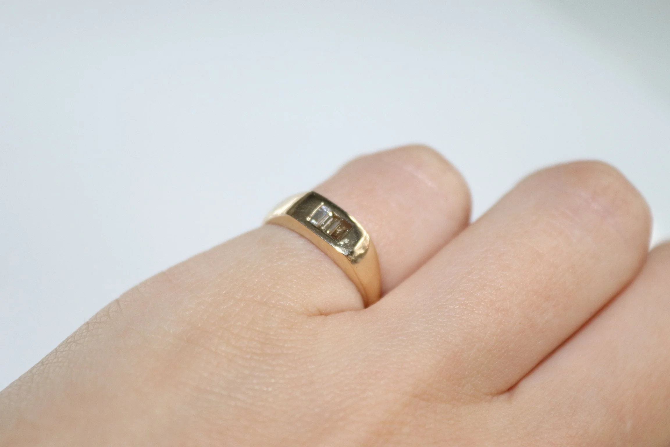 9ct gold diamond signet ring.JPG