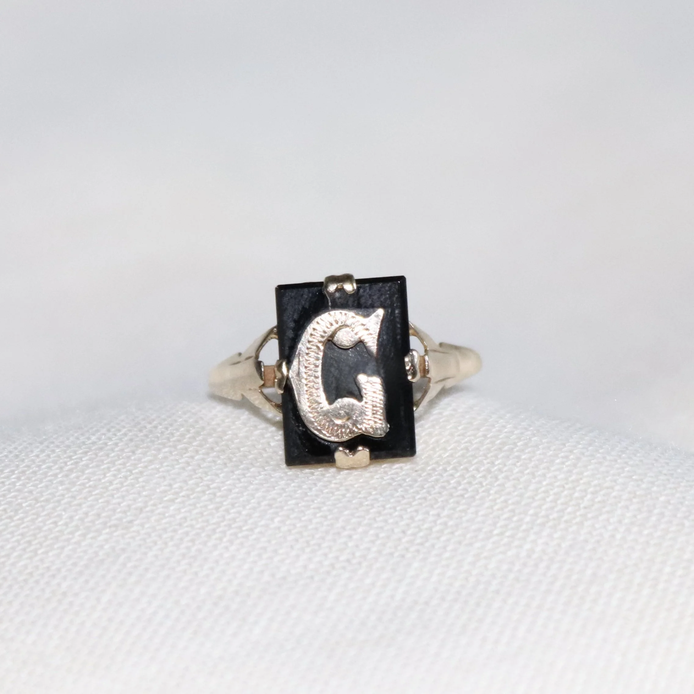 9ct gold onyx signet ring.jpg