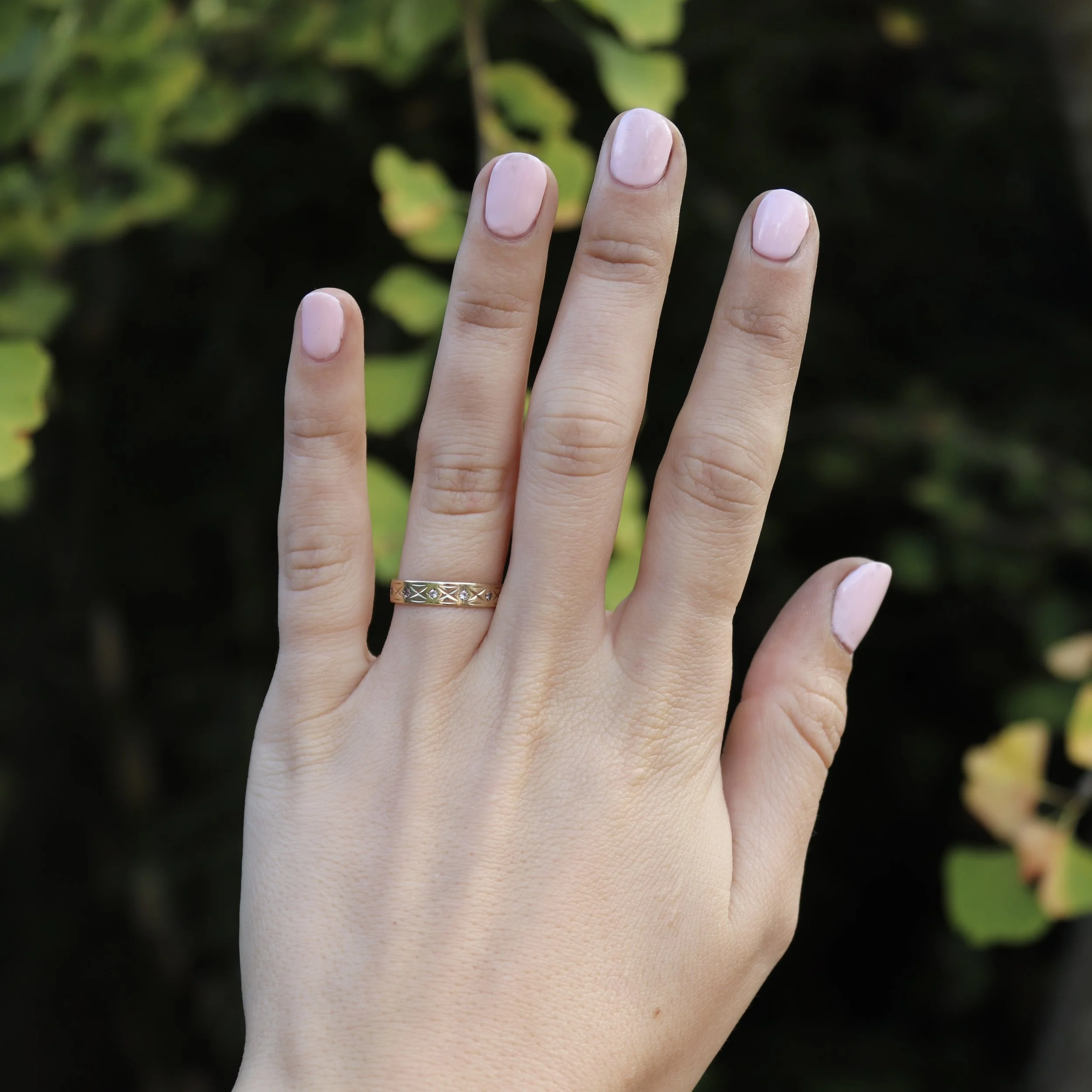 9ct patterned and white stone ring.jpg