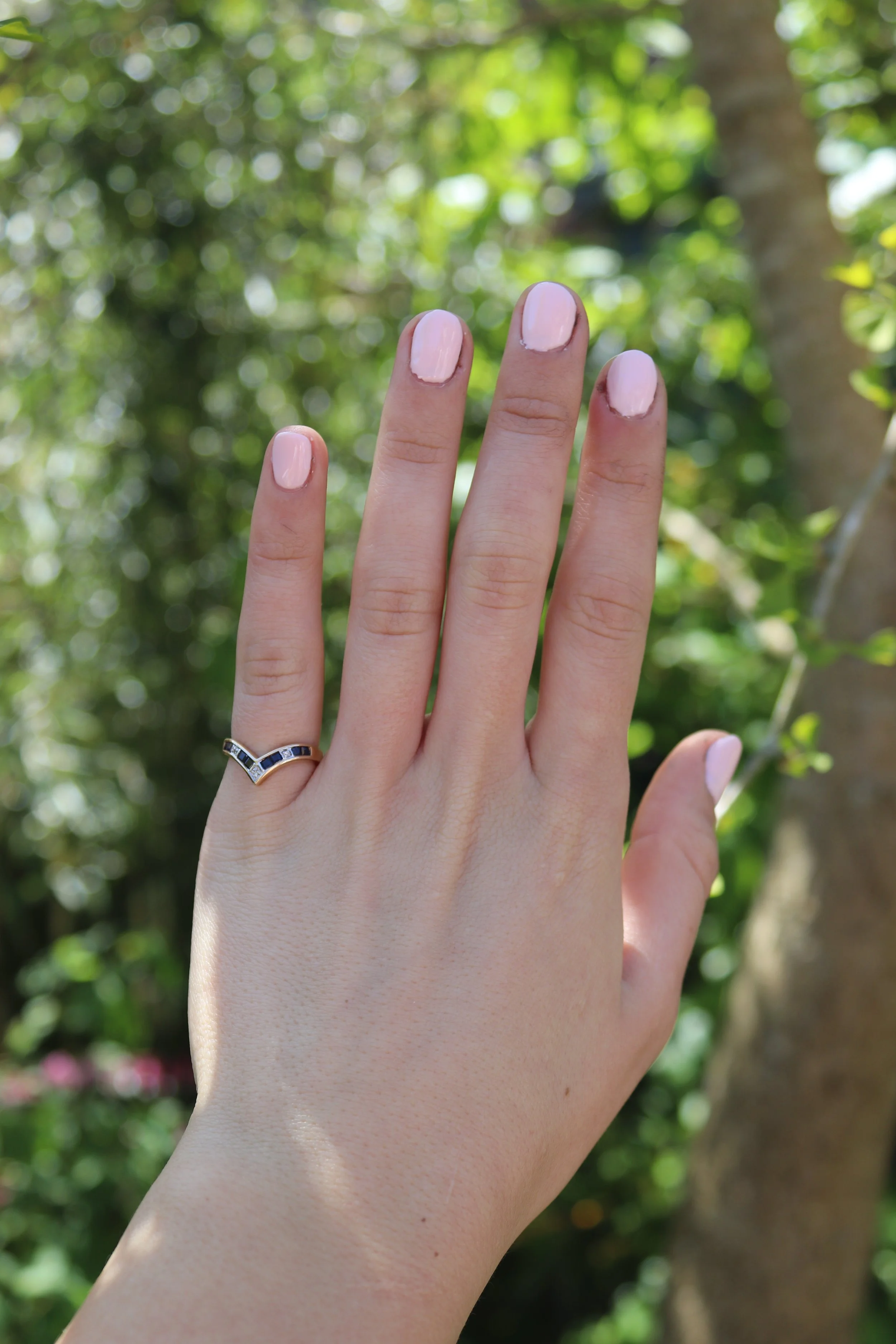 9ct gold wishbone wedding ring.JPG