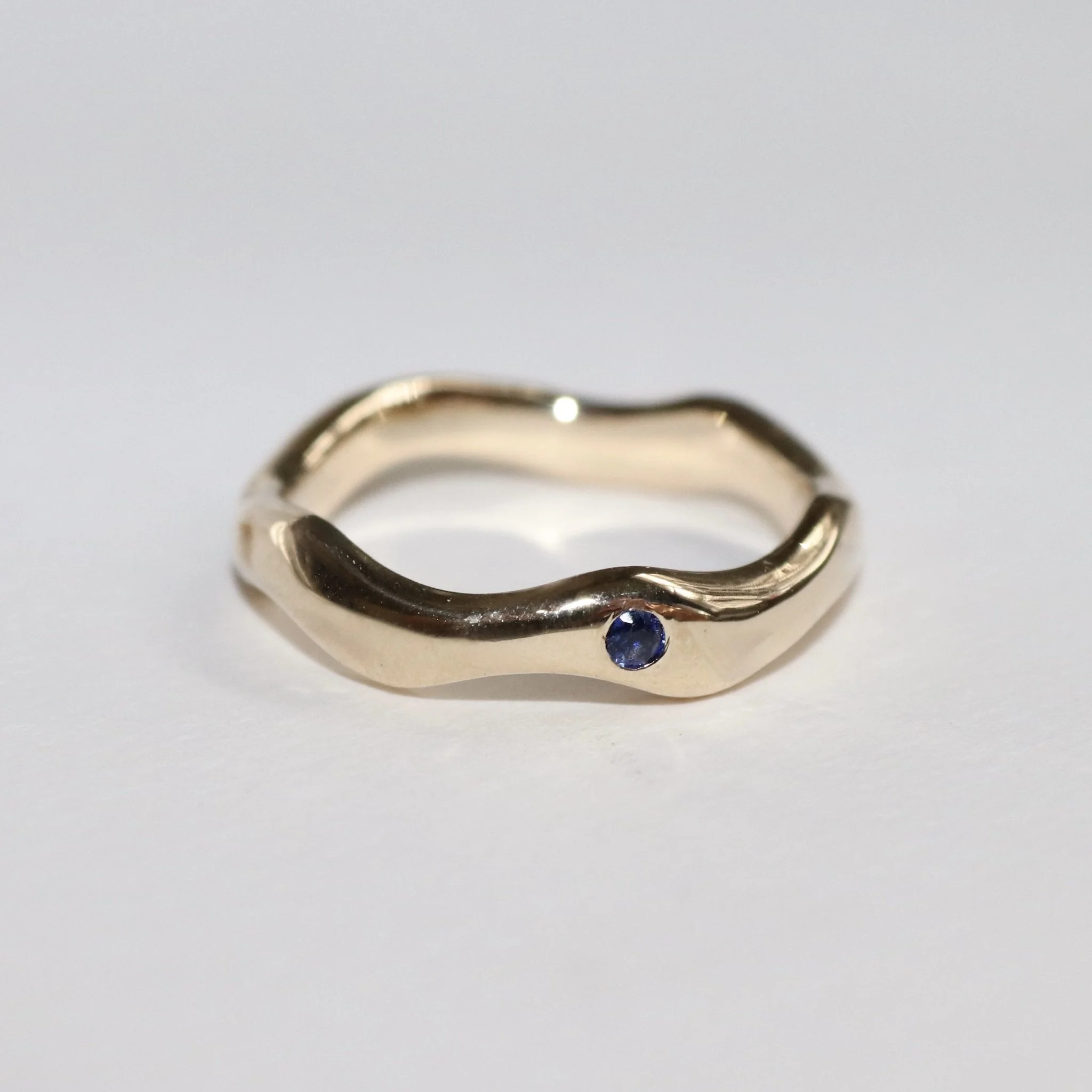 9ct gold wave initial ring.jpg