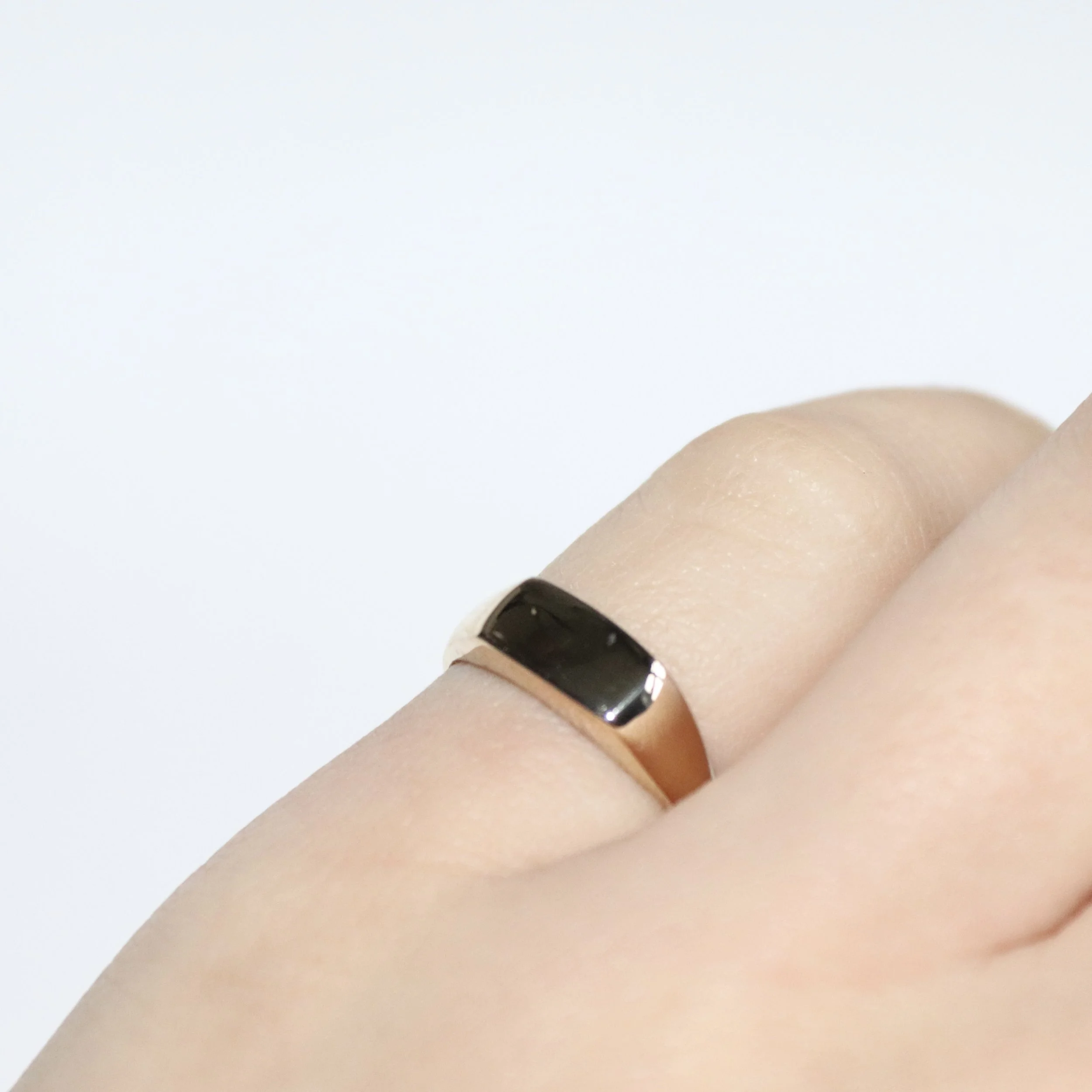 IMG_09ct gold baguette signet ring hand model shot577.jpg