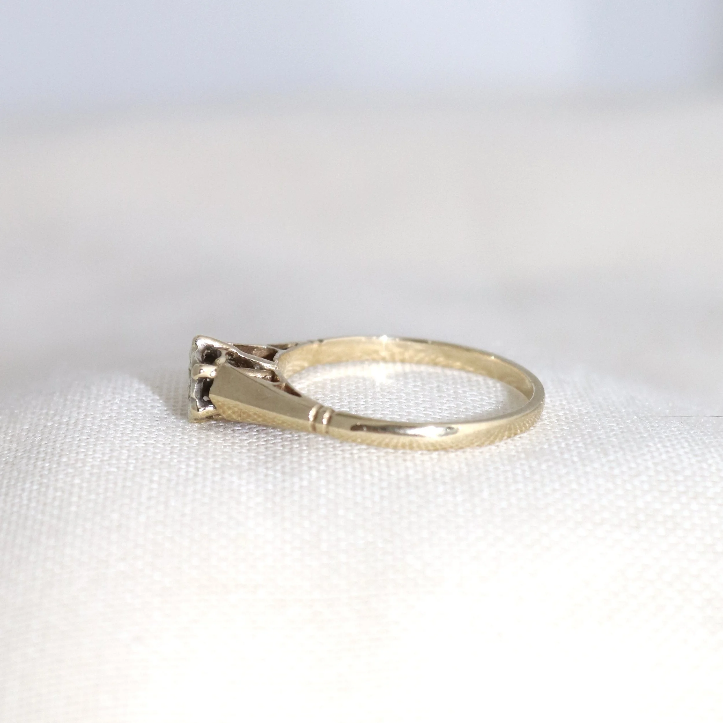 vintage floral 9ct ring.jpg