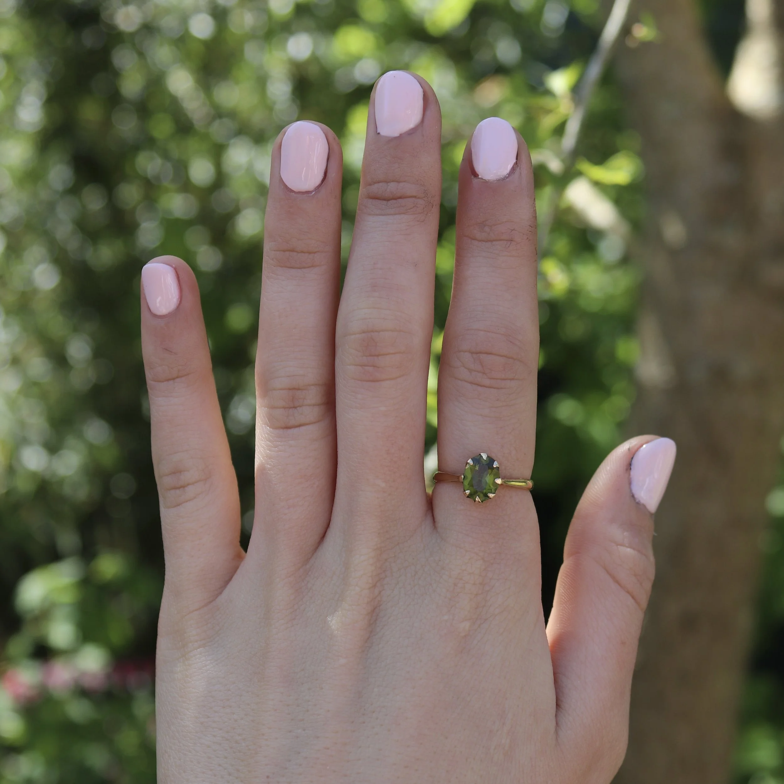 9ct yellow gold peridot solitaire.jpg