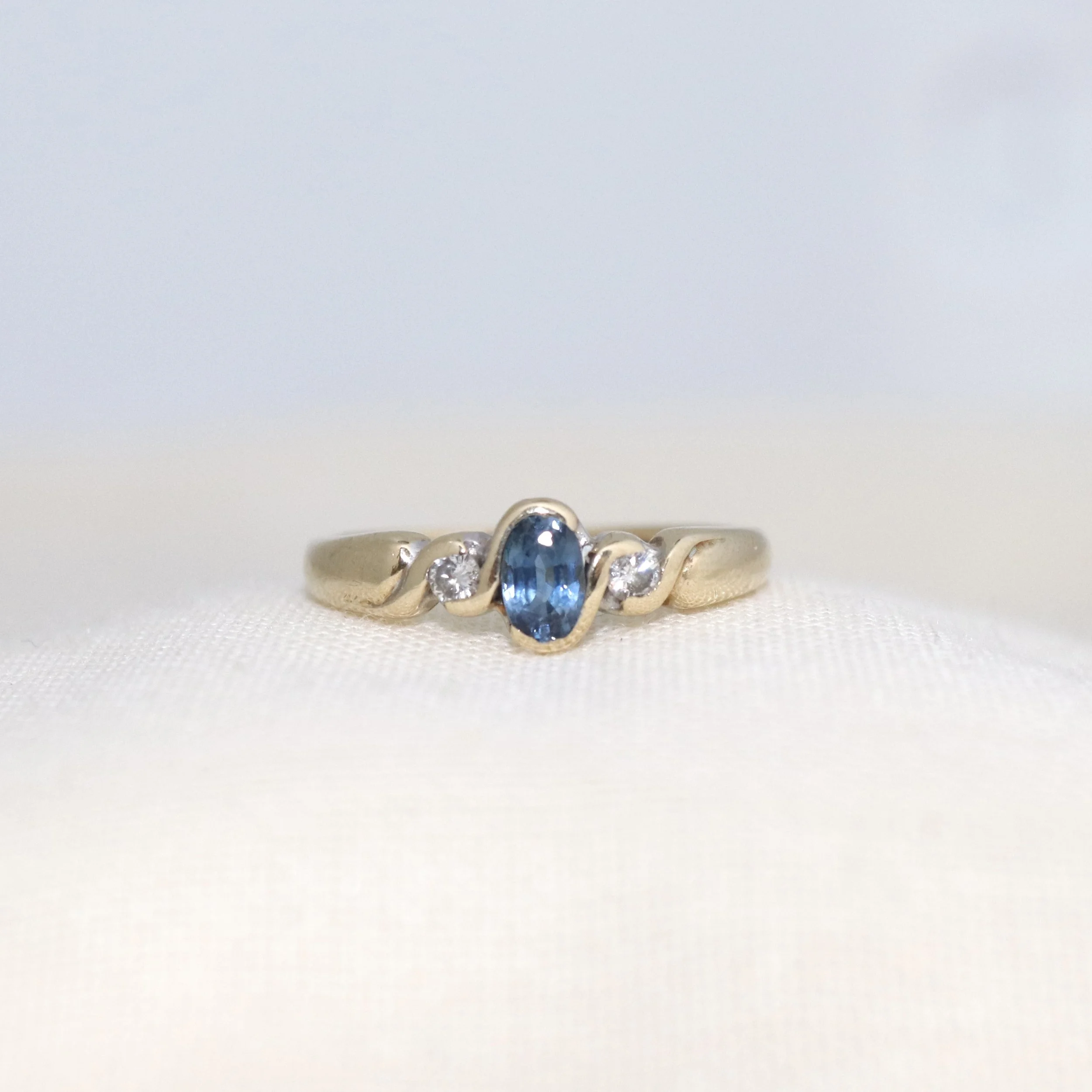 9ct Gold Sapphire & Diamond Ring