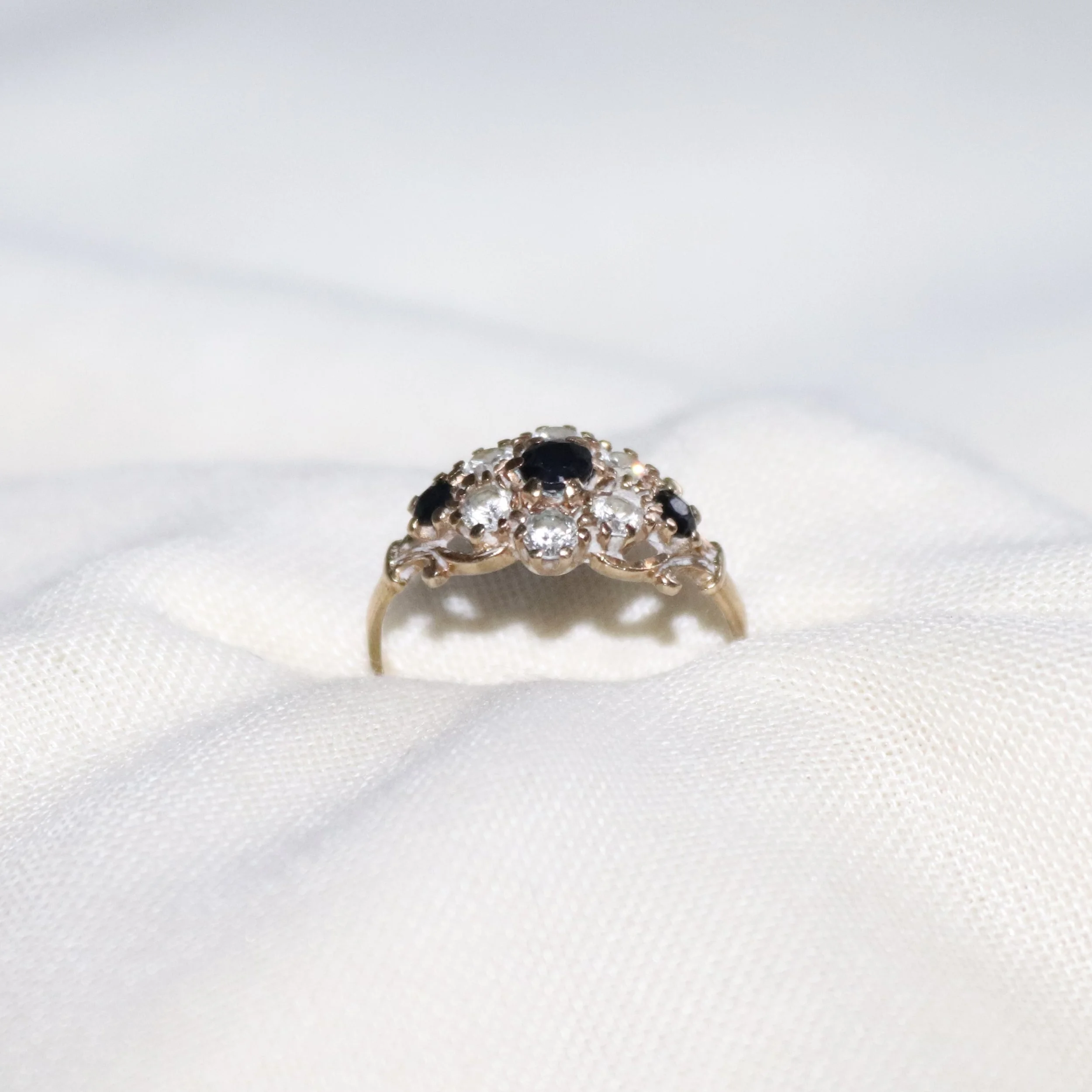 9ct gold cz blue ornate ring.jpg