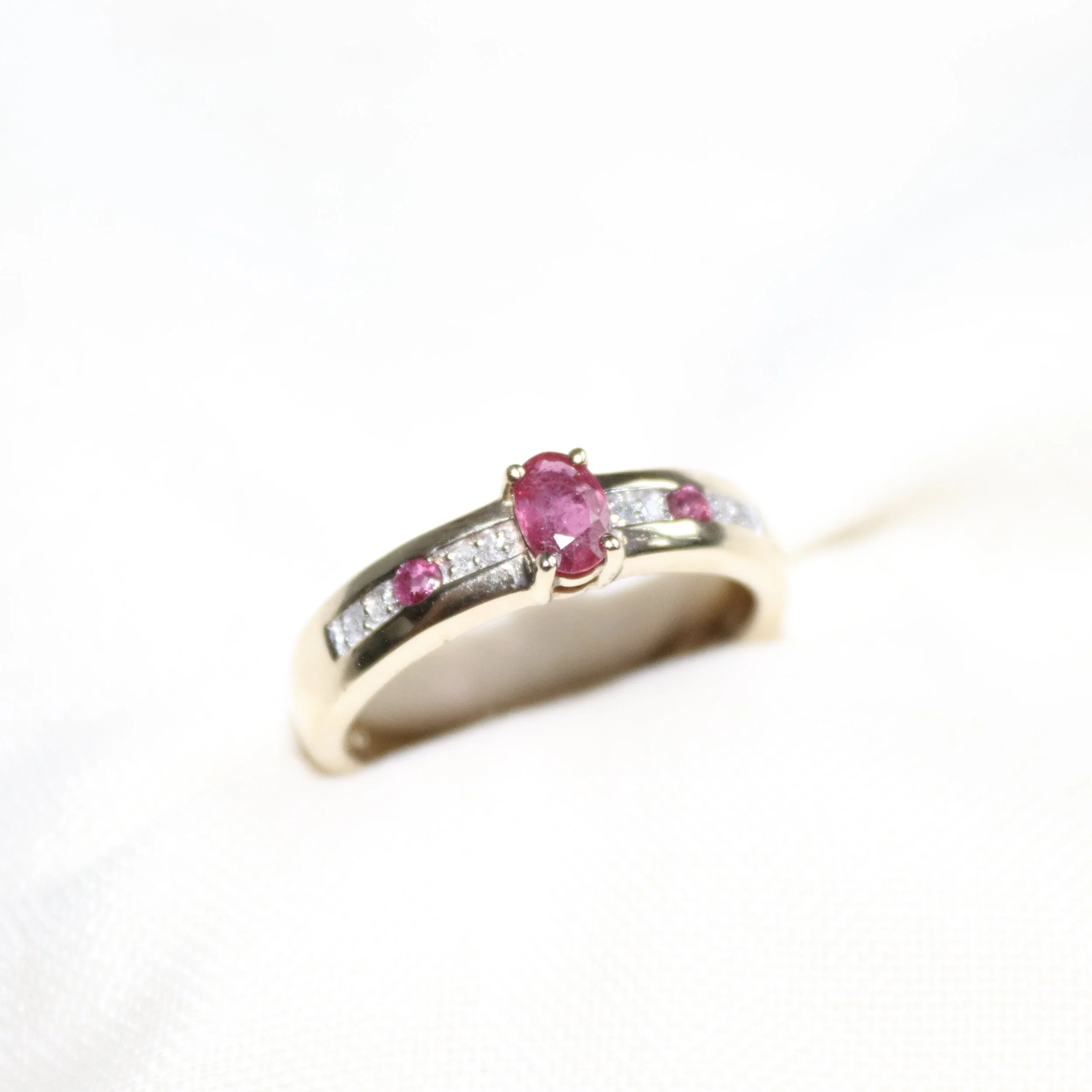 9ct yellow gold ruby ring.jpg