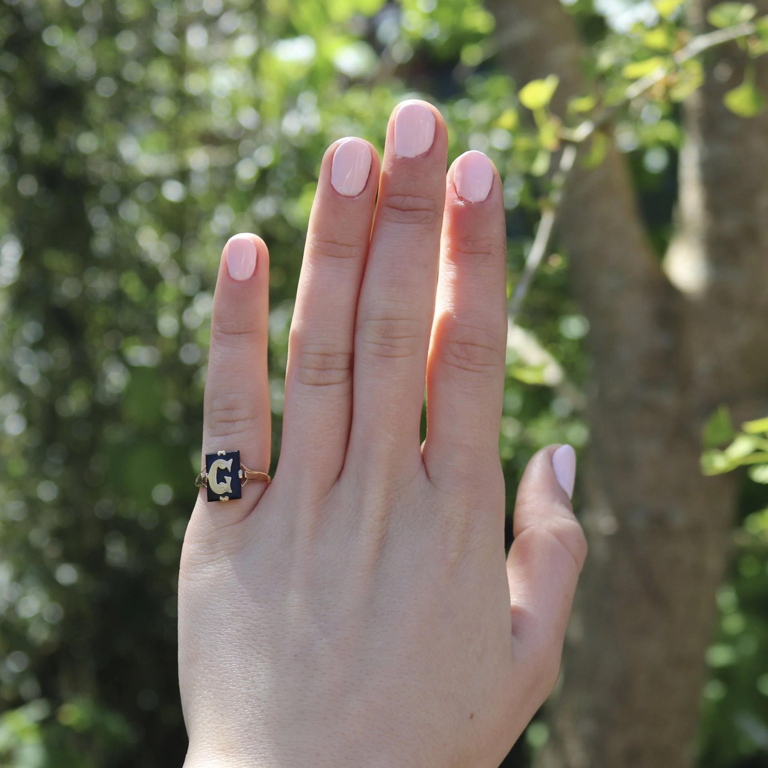 9ct gold onyx signet ring.jpg
