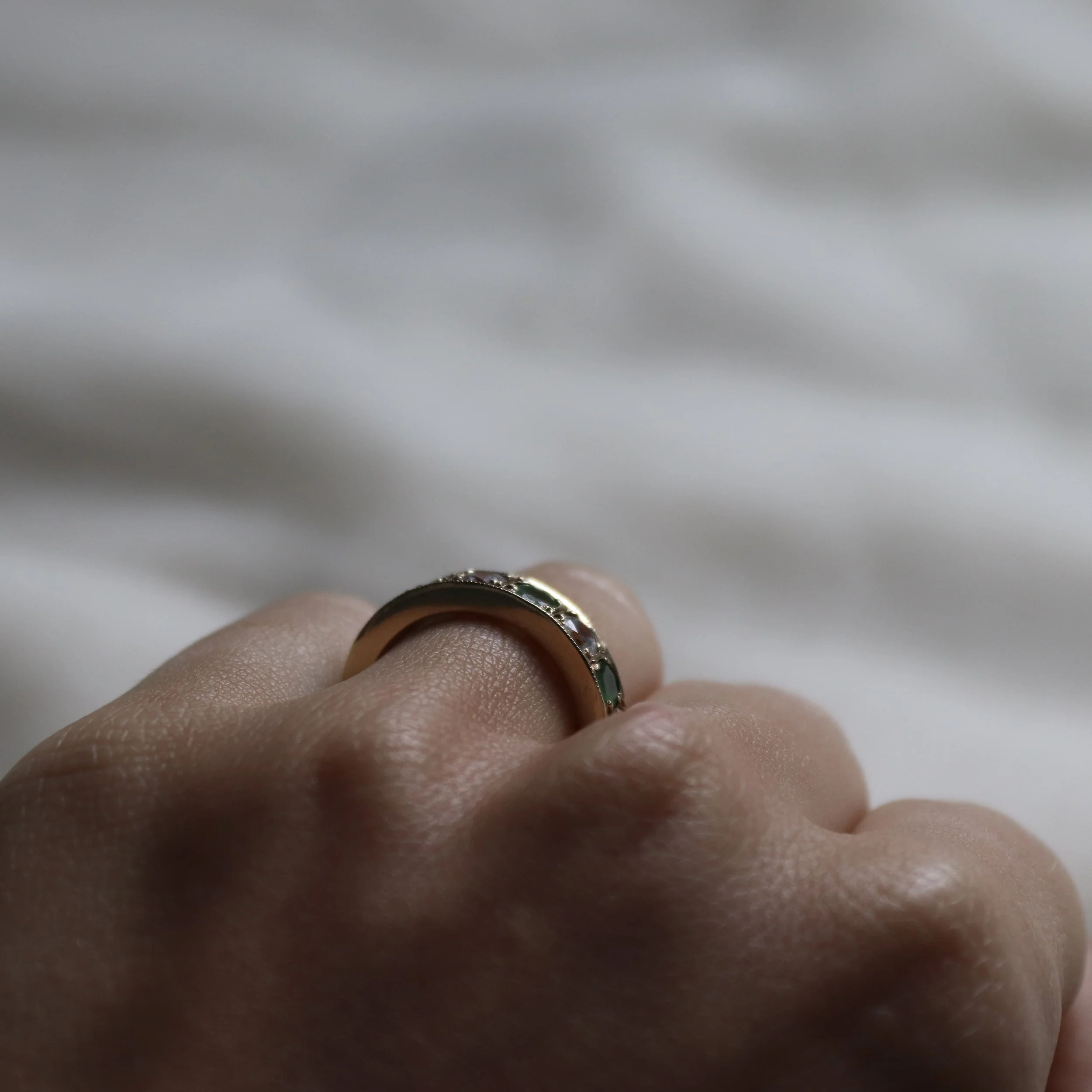 9ct gold band ring.jpg
