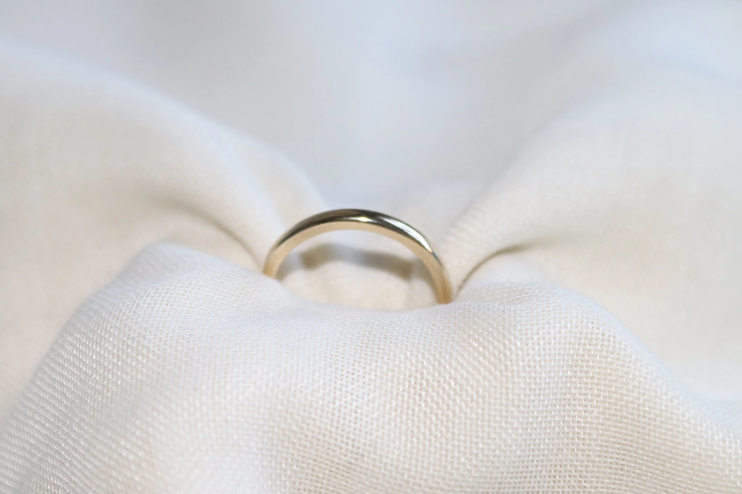 gold wedding band.JPG