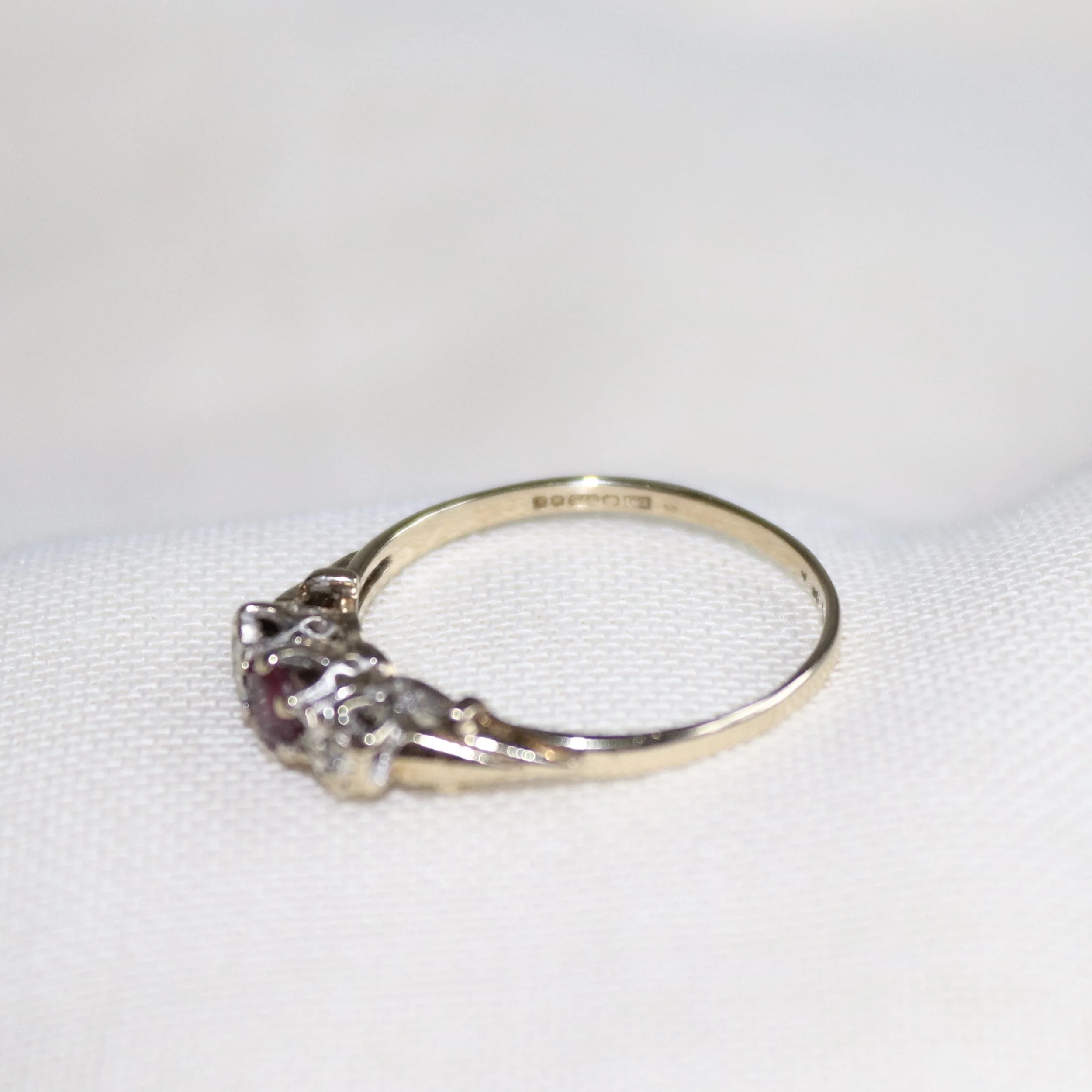 9ct gold ruby ring.jpg