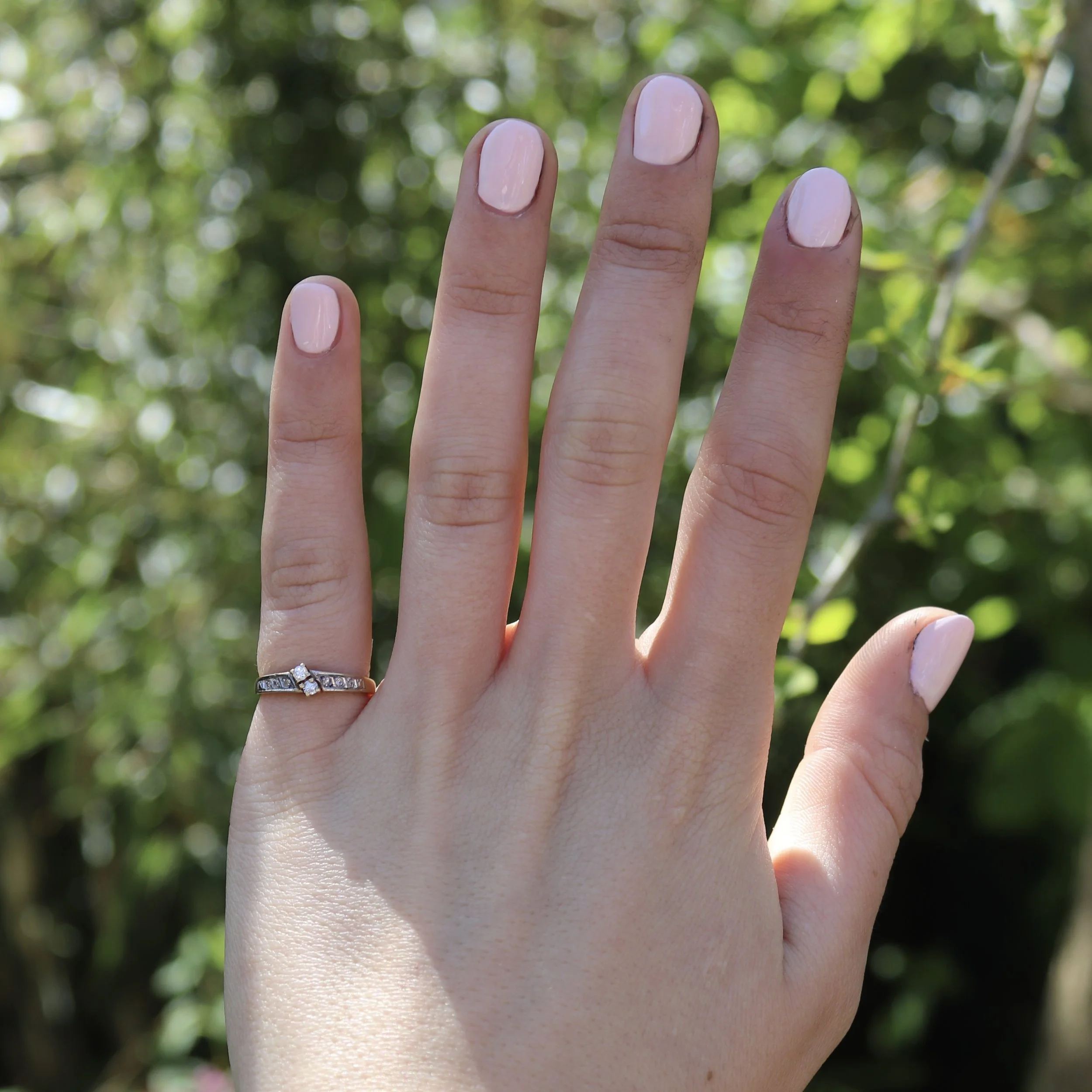 9ct gold diamond alternate ring.jpg