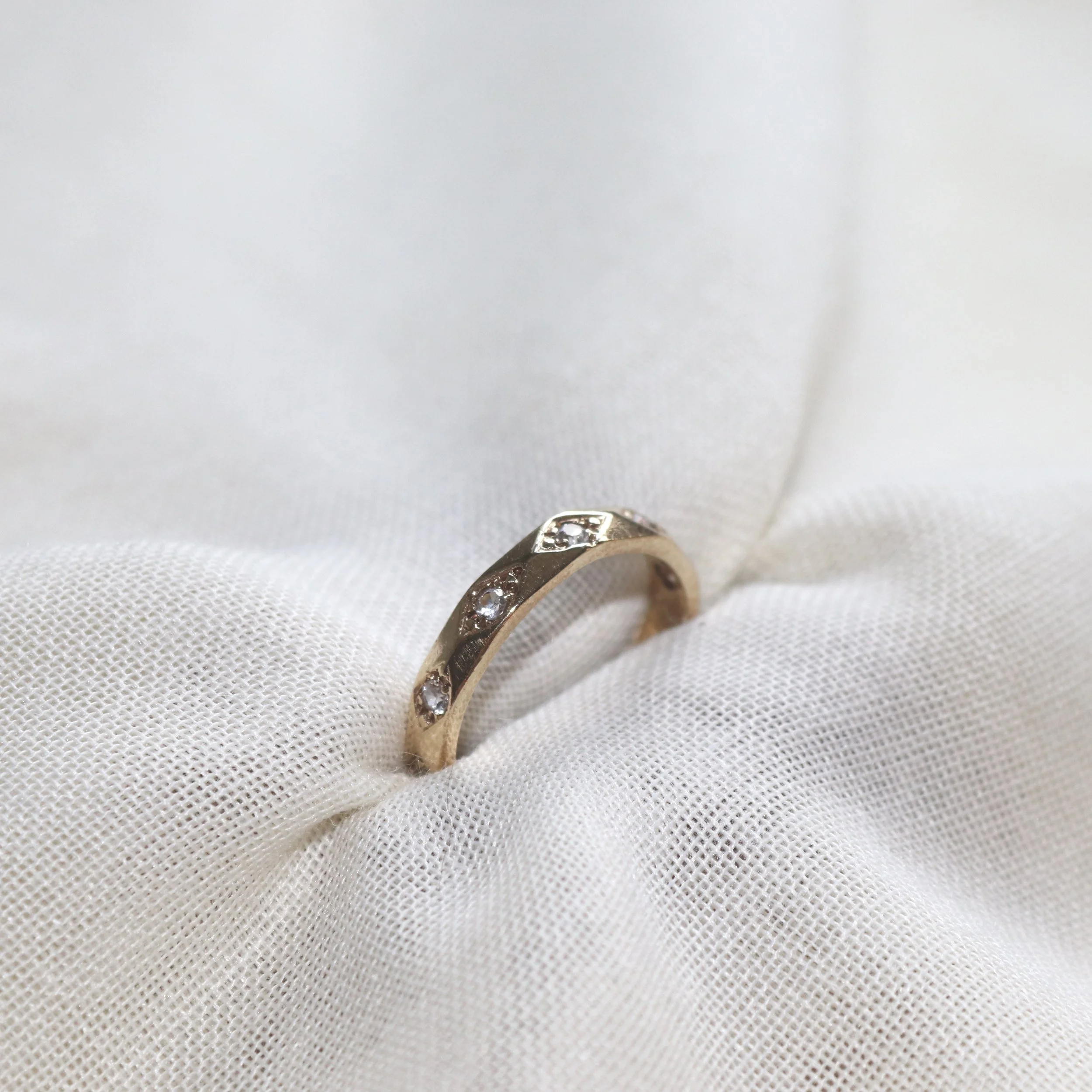 9ct vintage wedding band.jpg