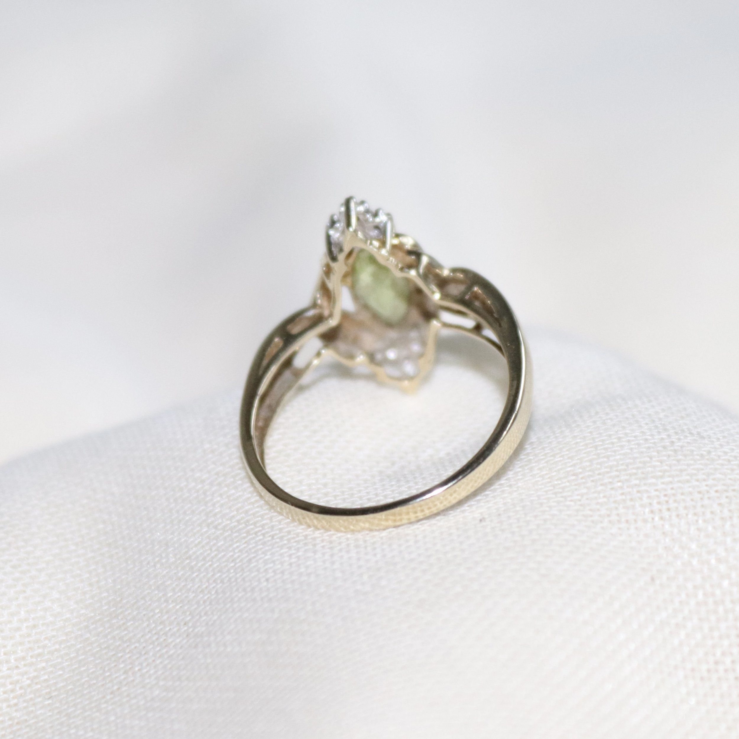 august birthstone vintage ring.jpg