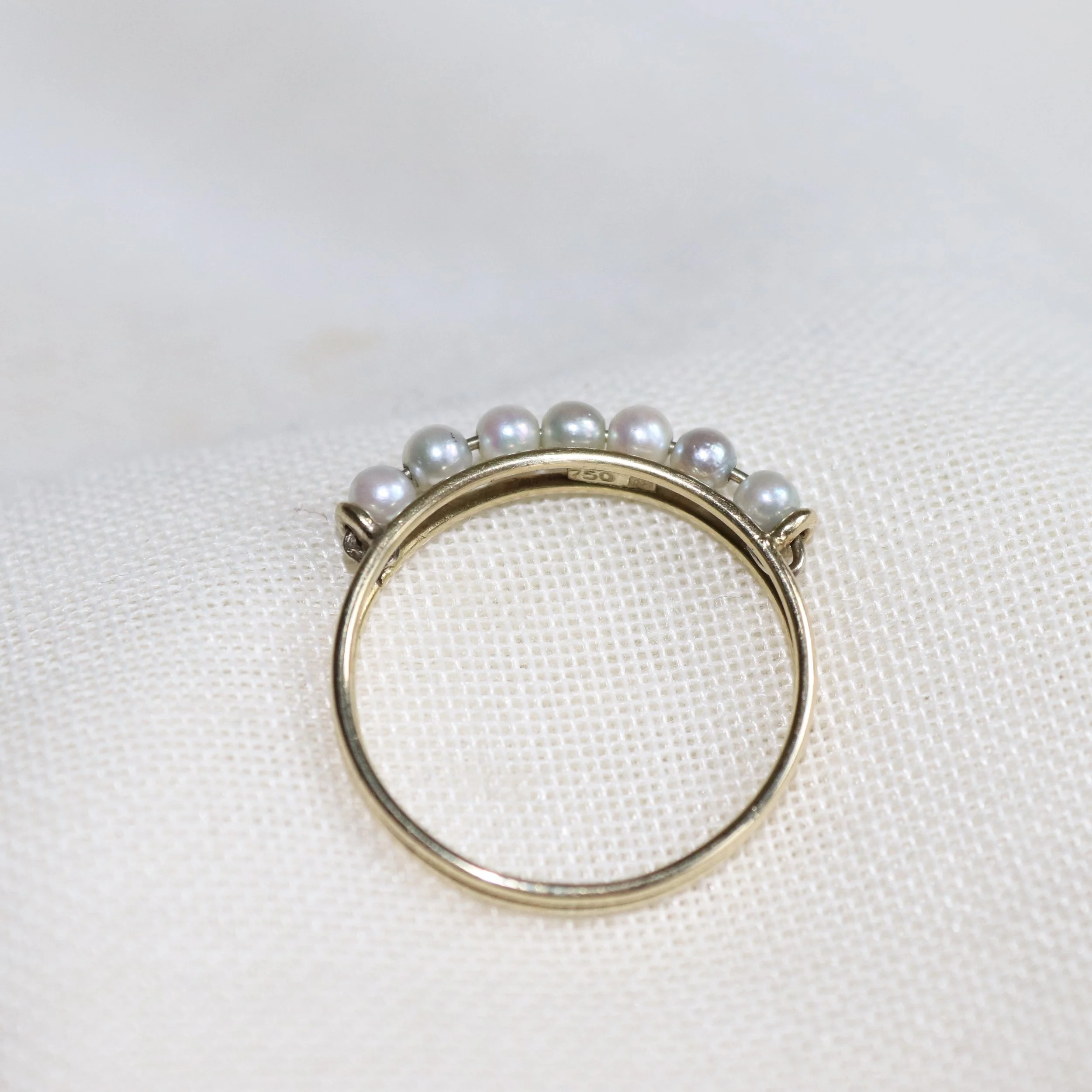 gold pearl wedding jewellery.jpg