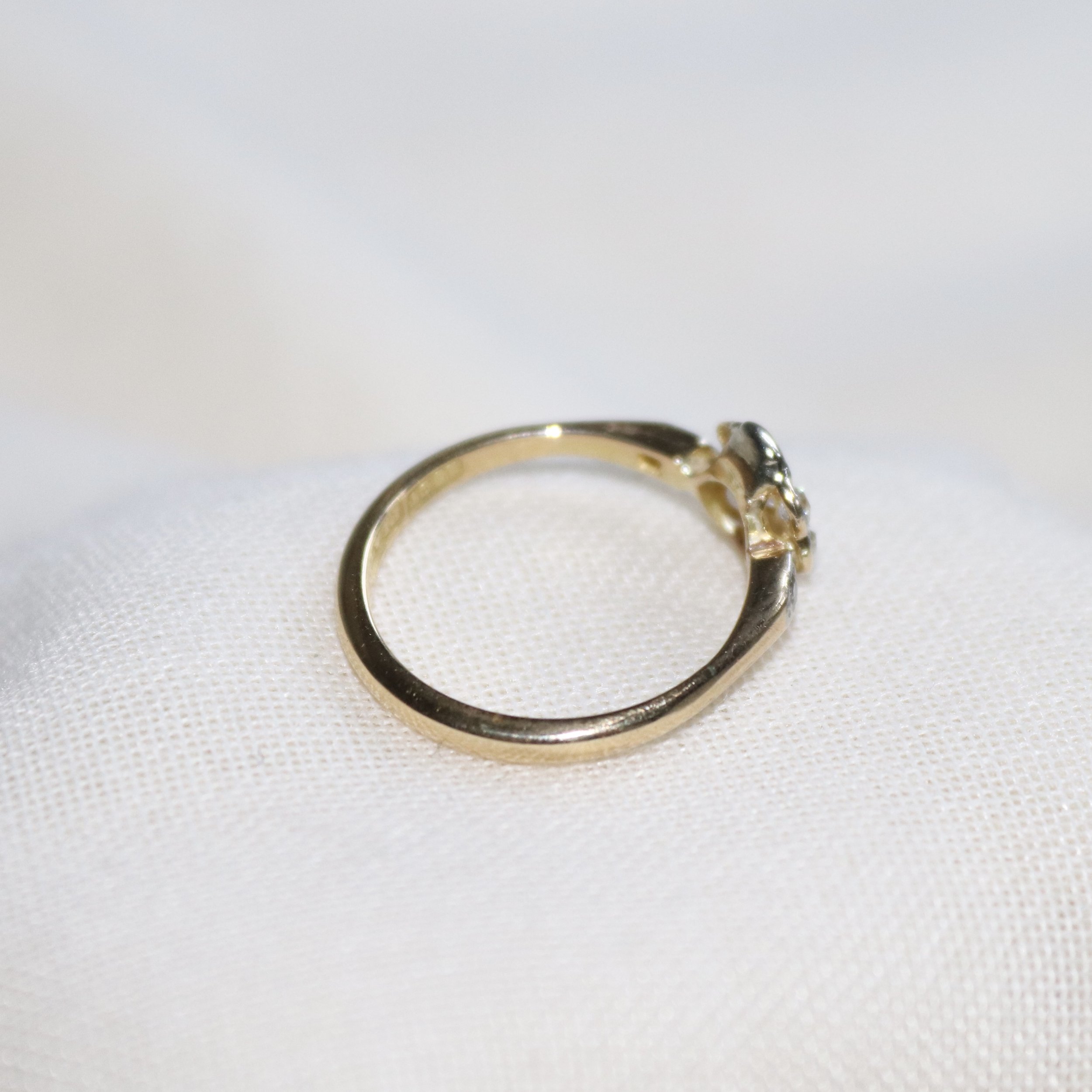 18ct cluster ring vintage.jpg