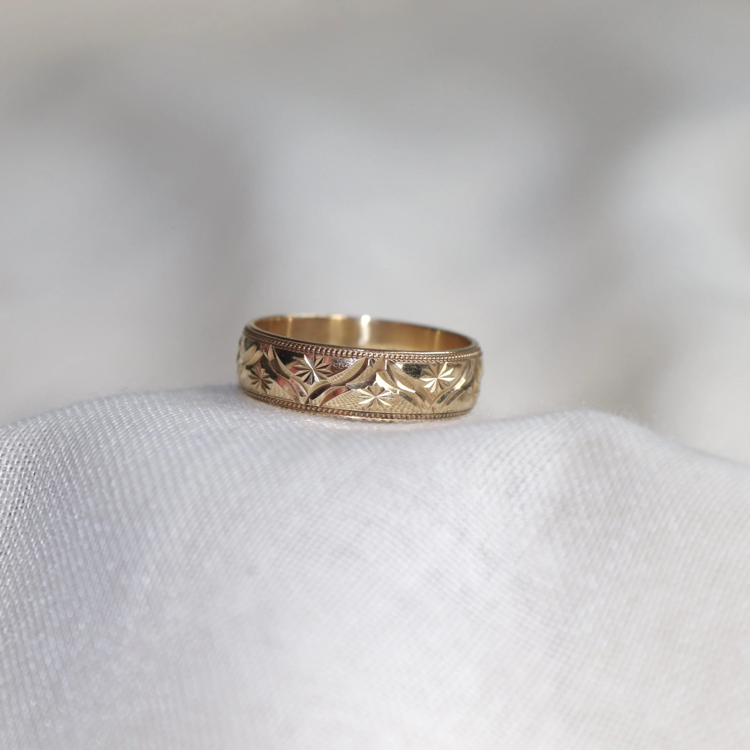 9ct gold ornate wedding ring.jpg